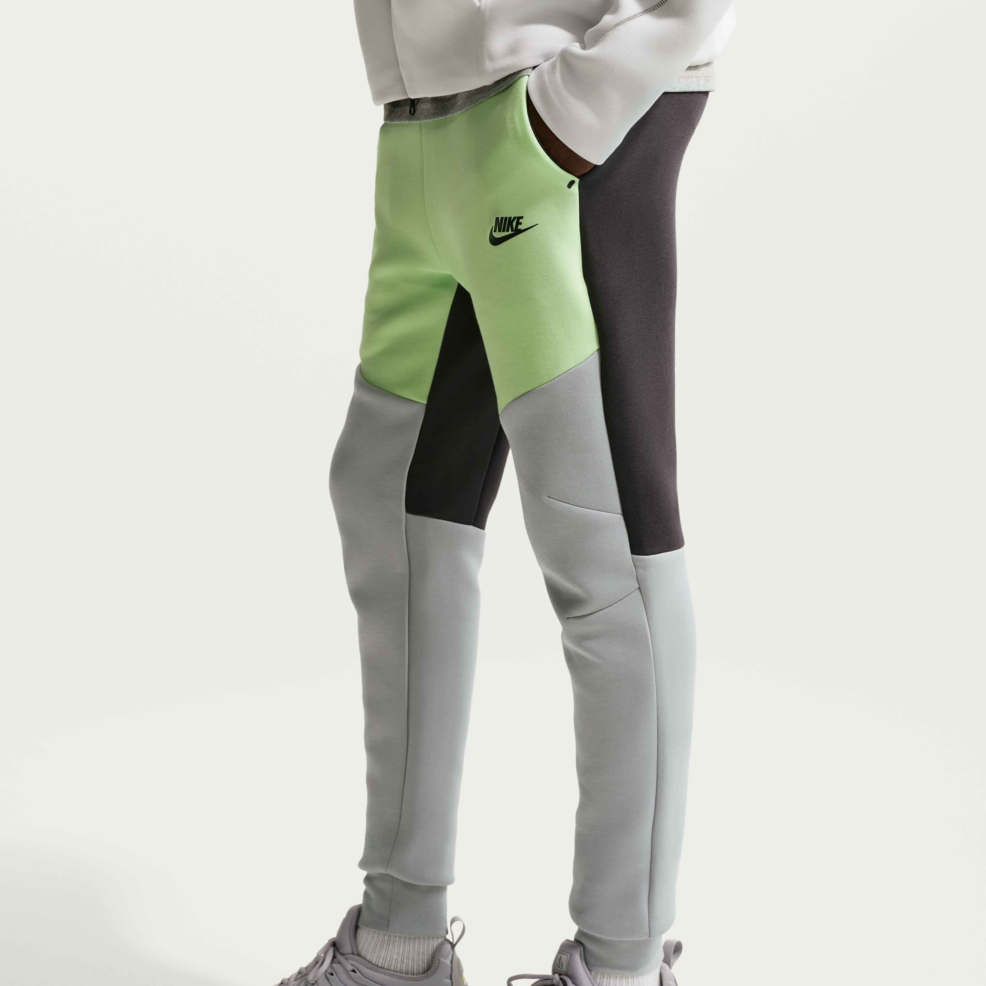 Nike Tech image number 3