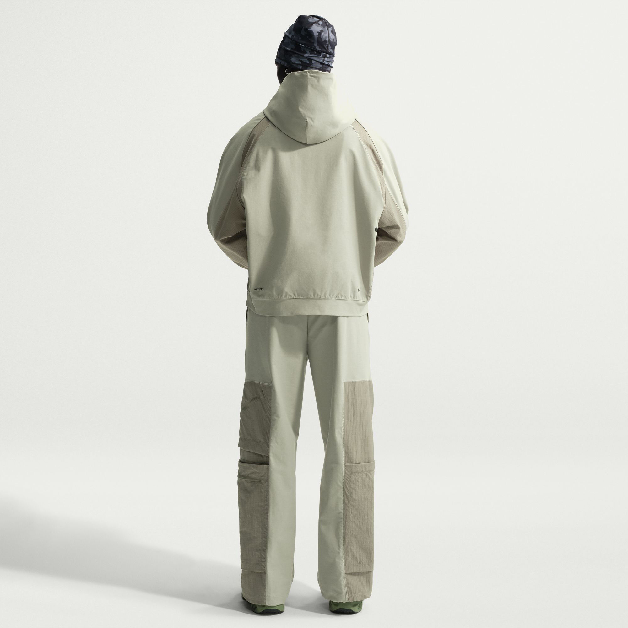 نايكي تك image number 1