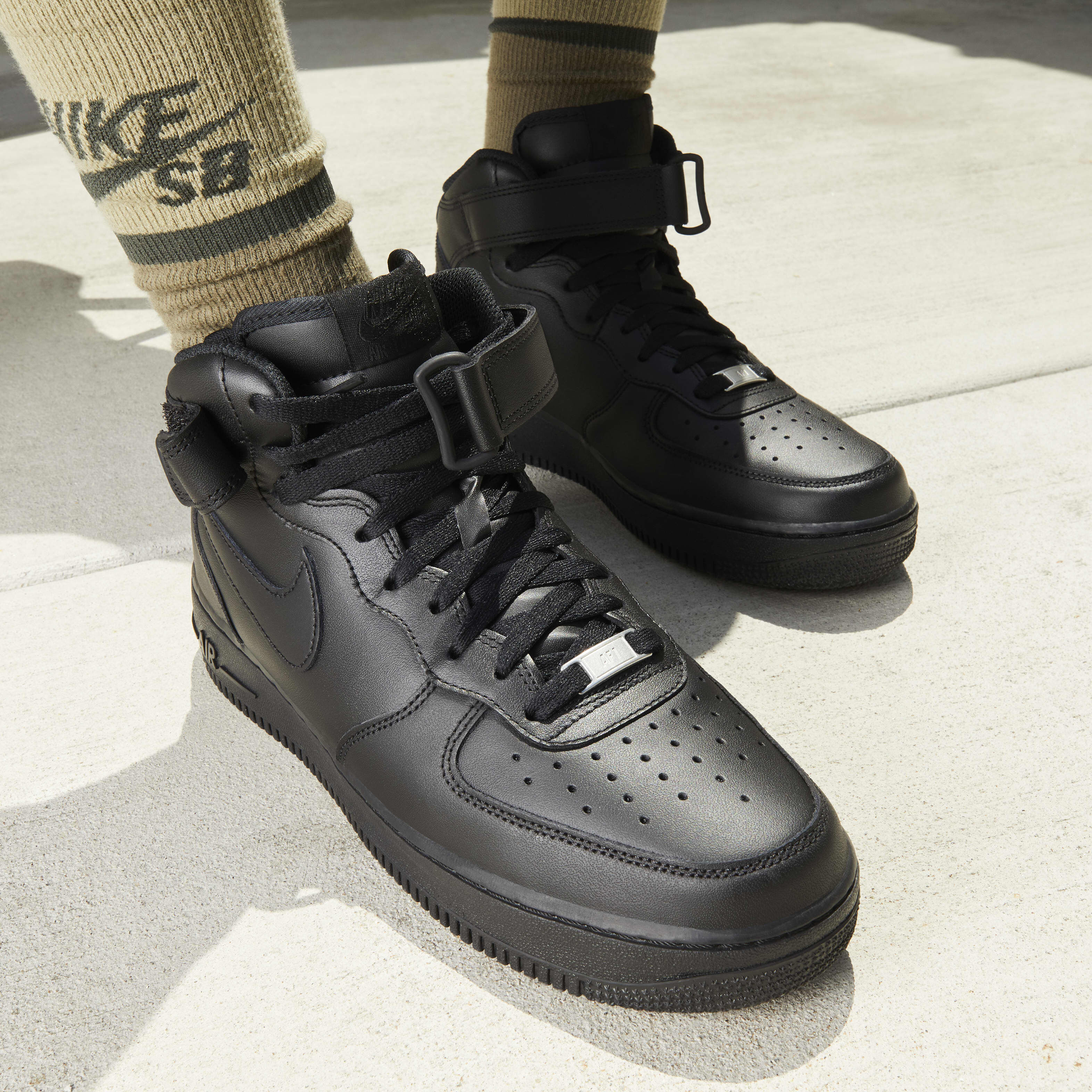 Nike air force one mid mens deals