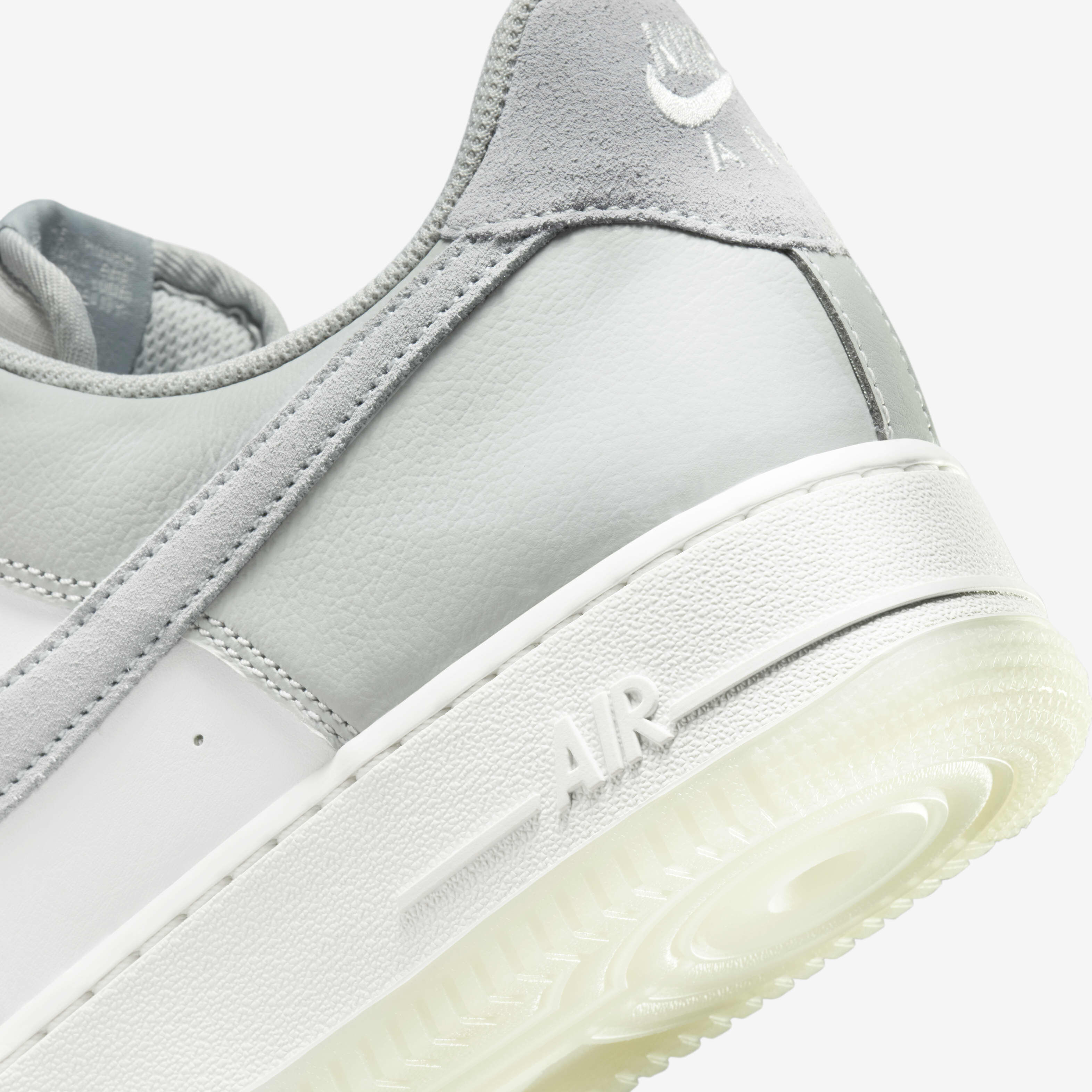Nike Air Force 1 '07 LV8 image number 7