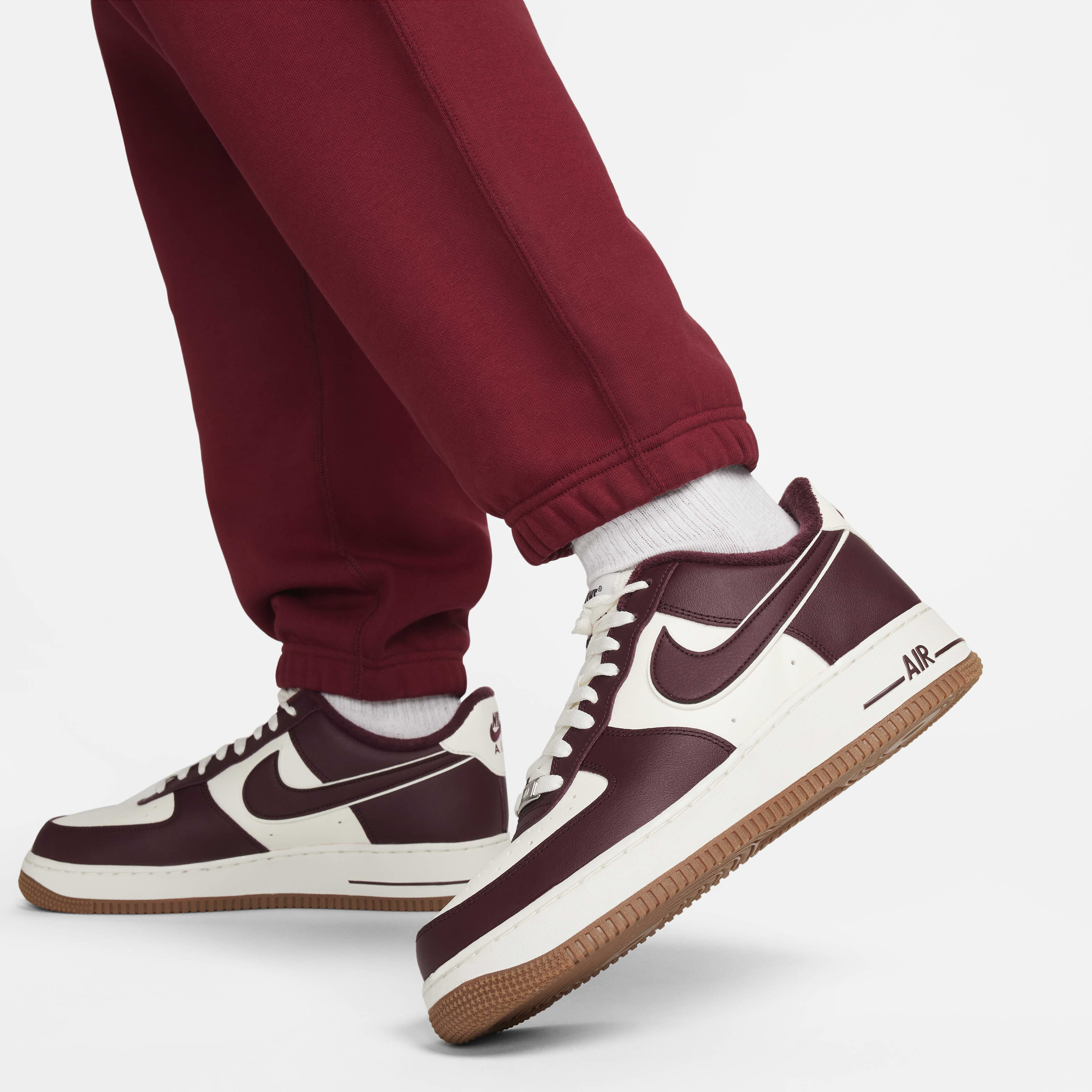 Nike Solo Swoosh image number 4