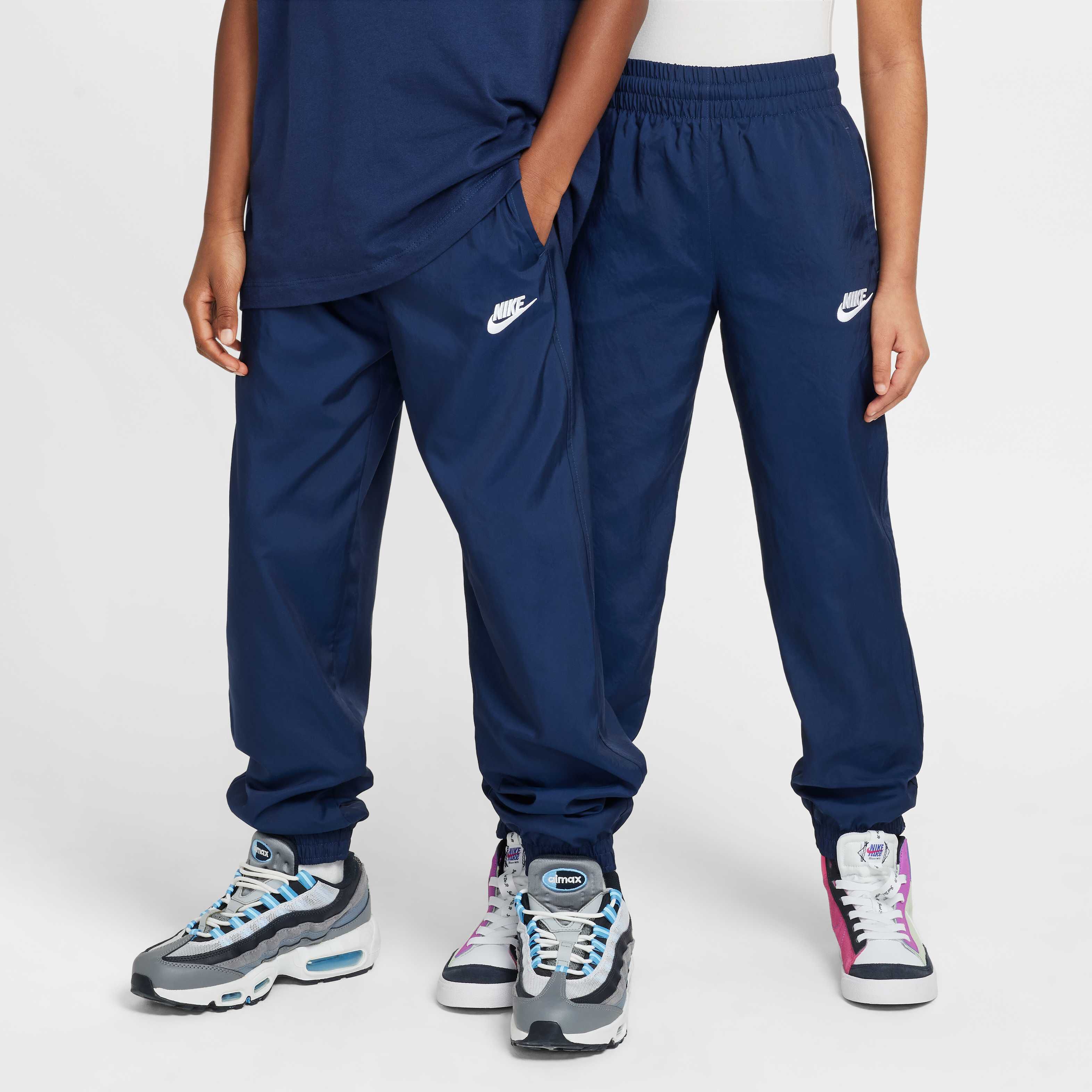 Nike Sportswear Club image number 0