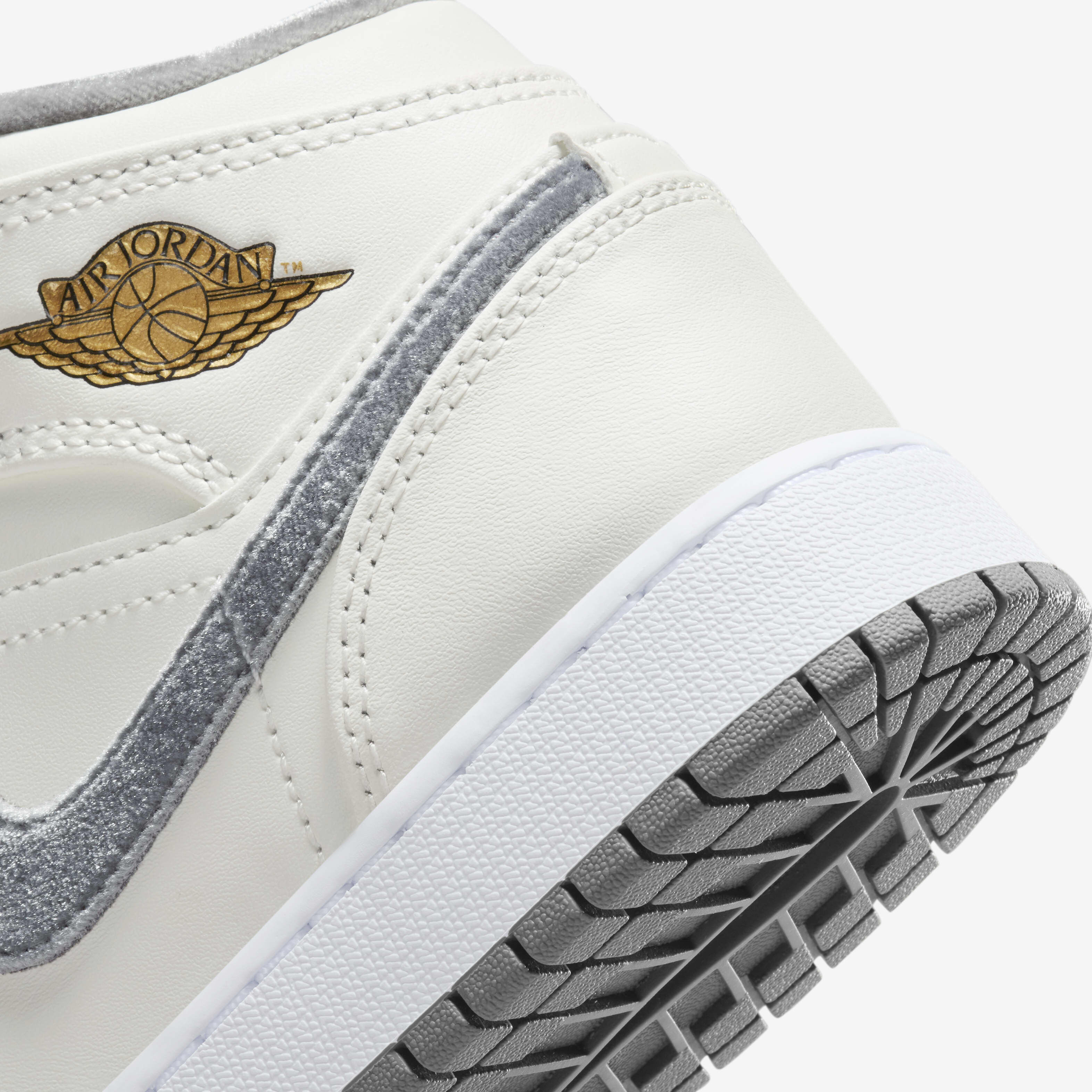 اير جوردن 1 ميد SE image number 7