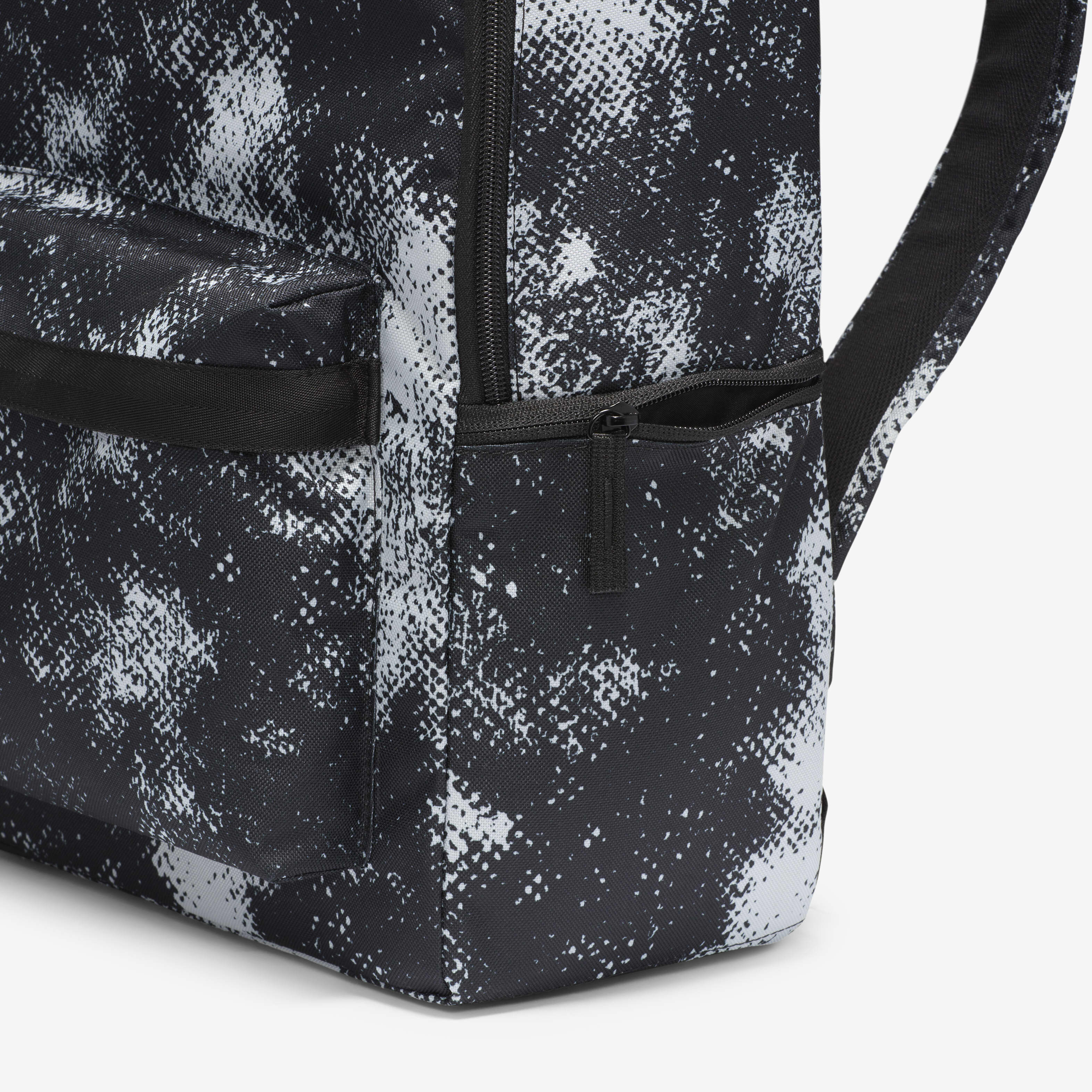 Nike Heritage image number 6