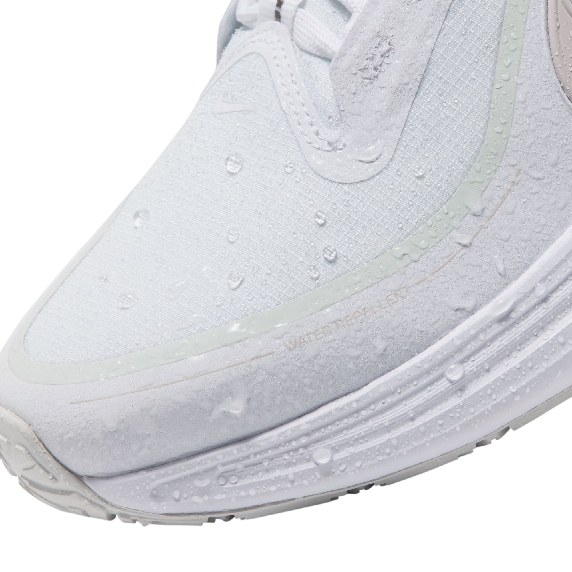 Nike Revolution 8 Utility image number 11