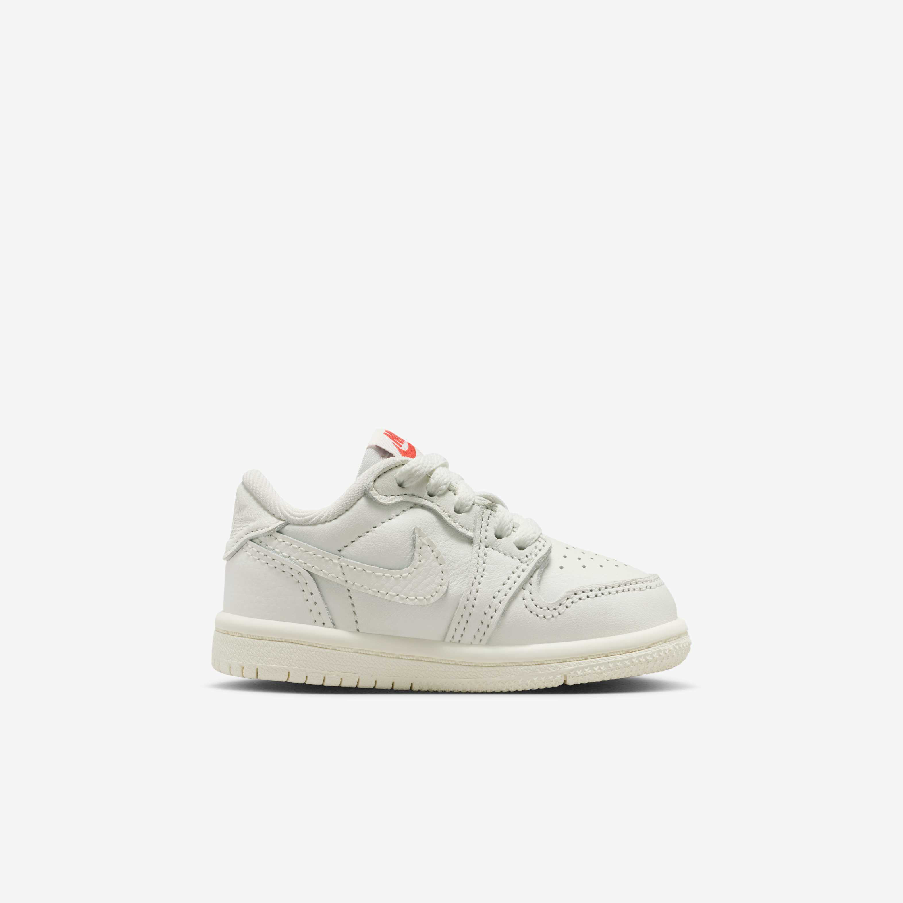 Jordan 1 Retro Low 'Chicago' image number 11