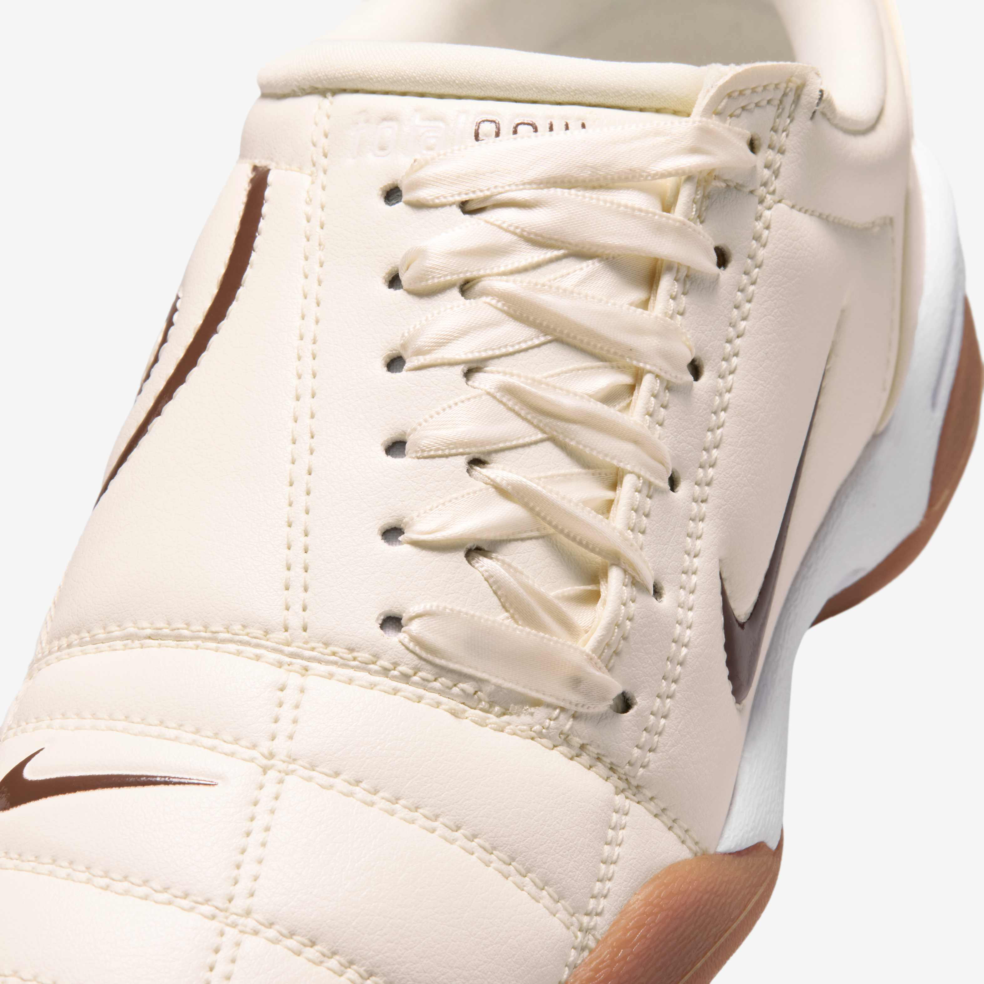Nike Total90 image number 6