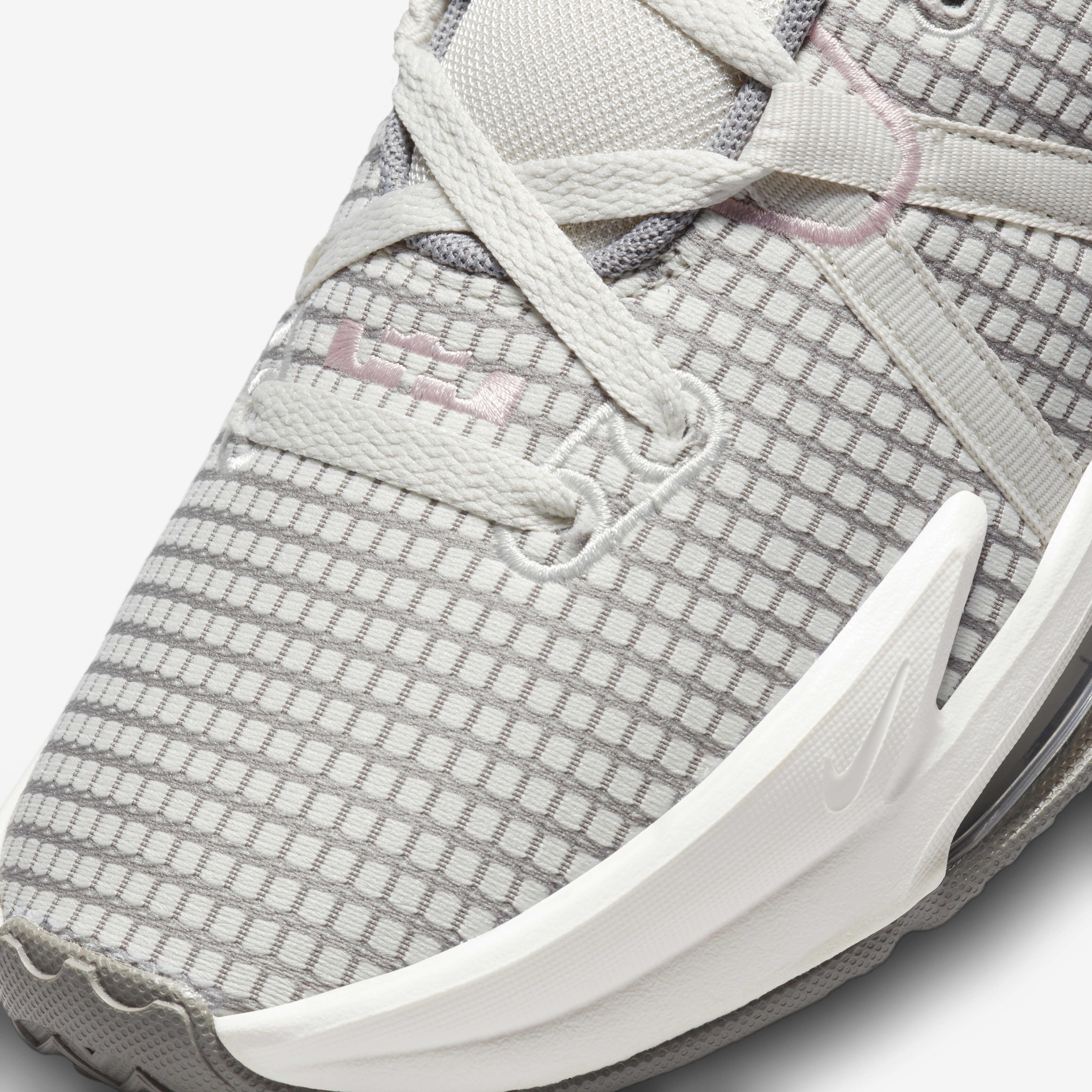 LeBron Witness 7 image number 6