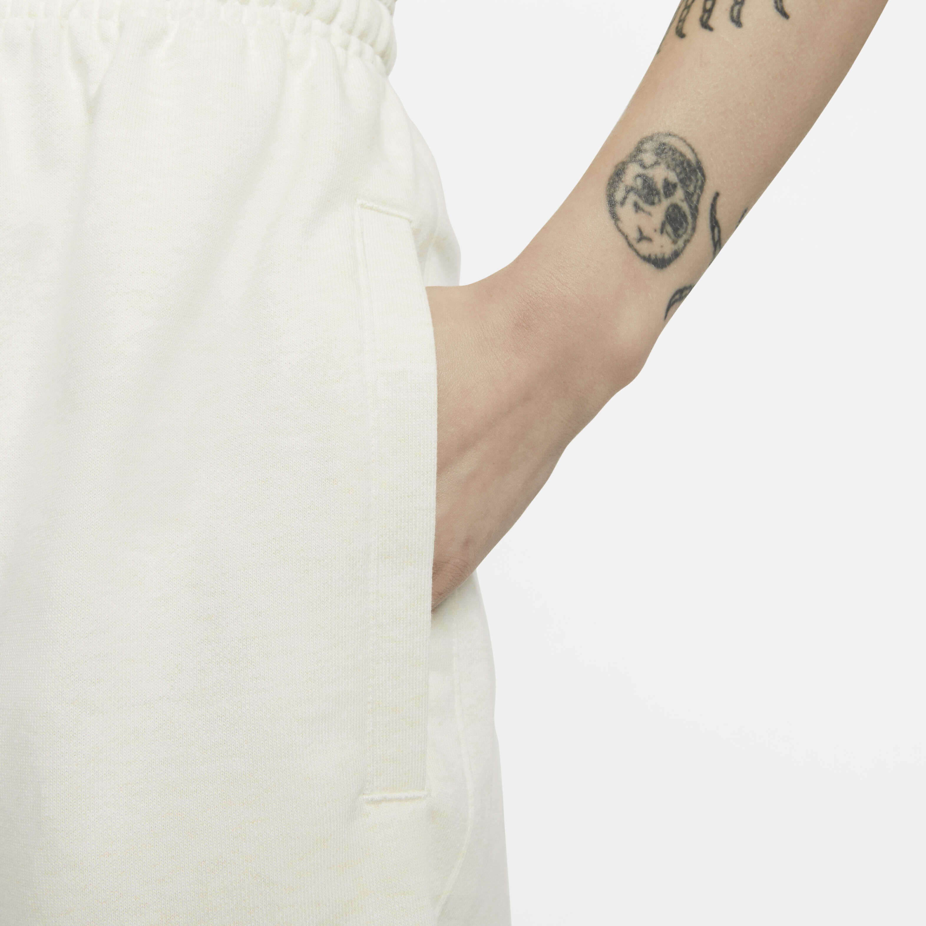 Nike Standard Issue image number 4