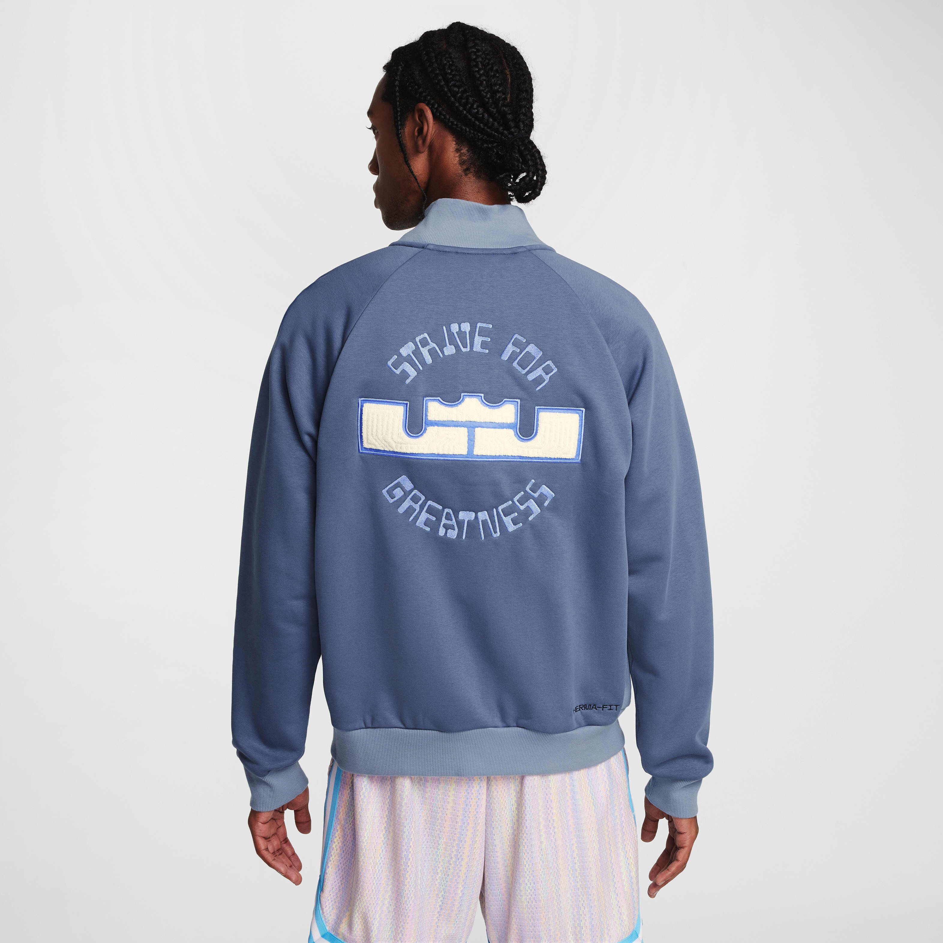 Buy LeBron Standard Issue Men s Therma FIT Basketball Jacket Nike Kuwait Official