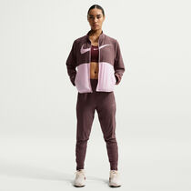 نايكي تيمبو