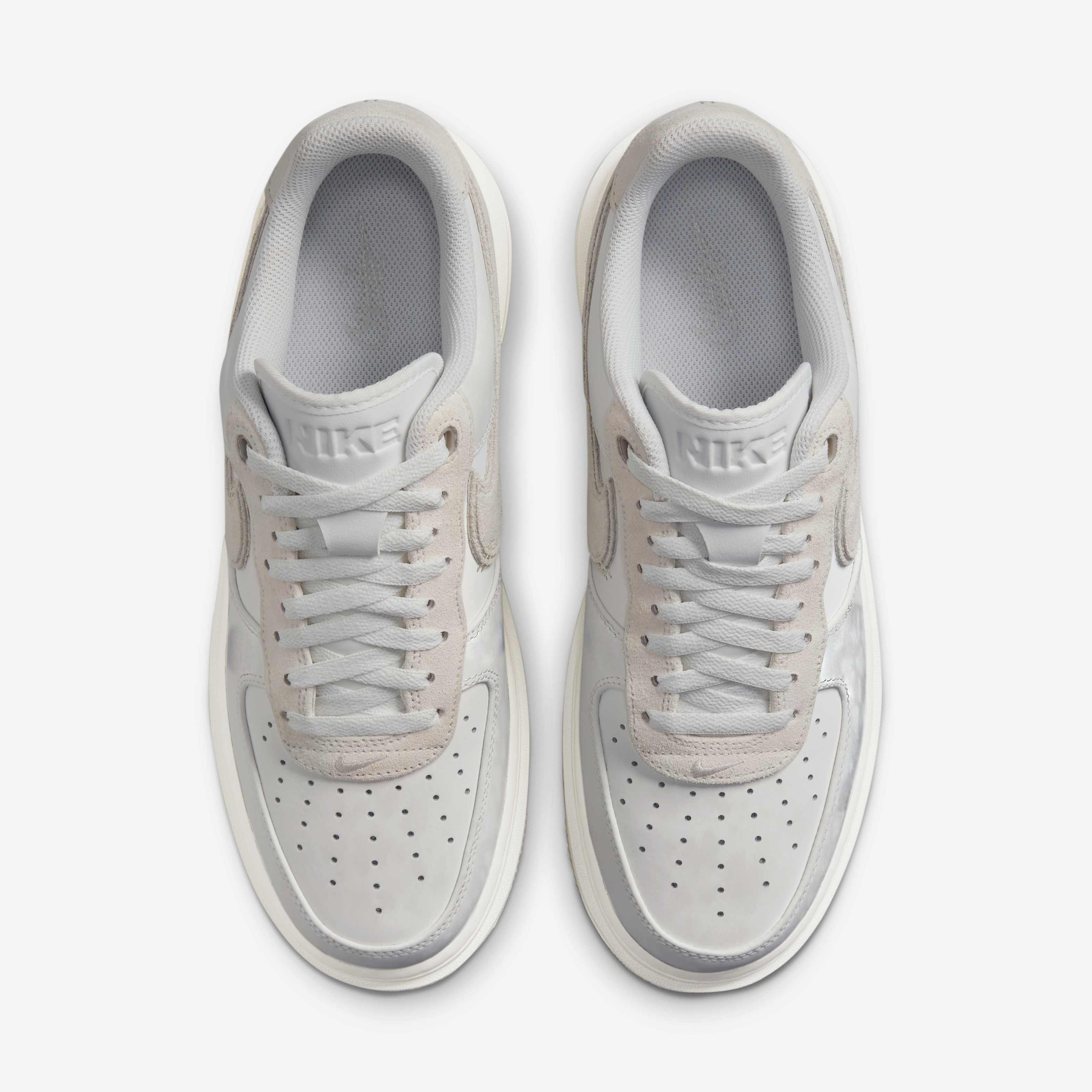 Nike Air Force 1 Luxe image number 3