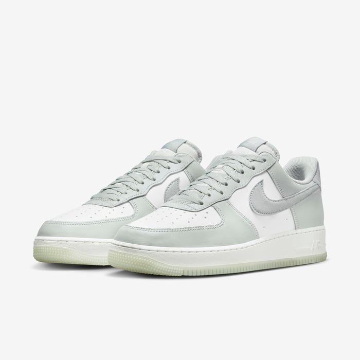Nike Air Force 1 '07 LV8 image number 4 Nike Air Force 1 '07 LV8 image number 4