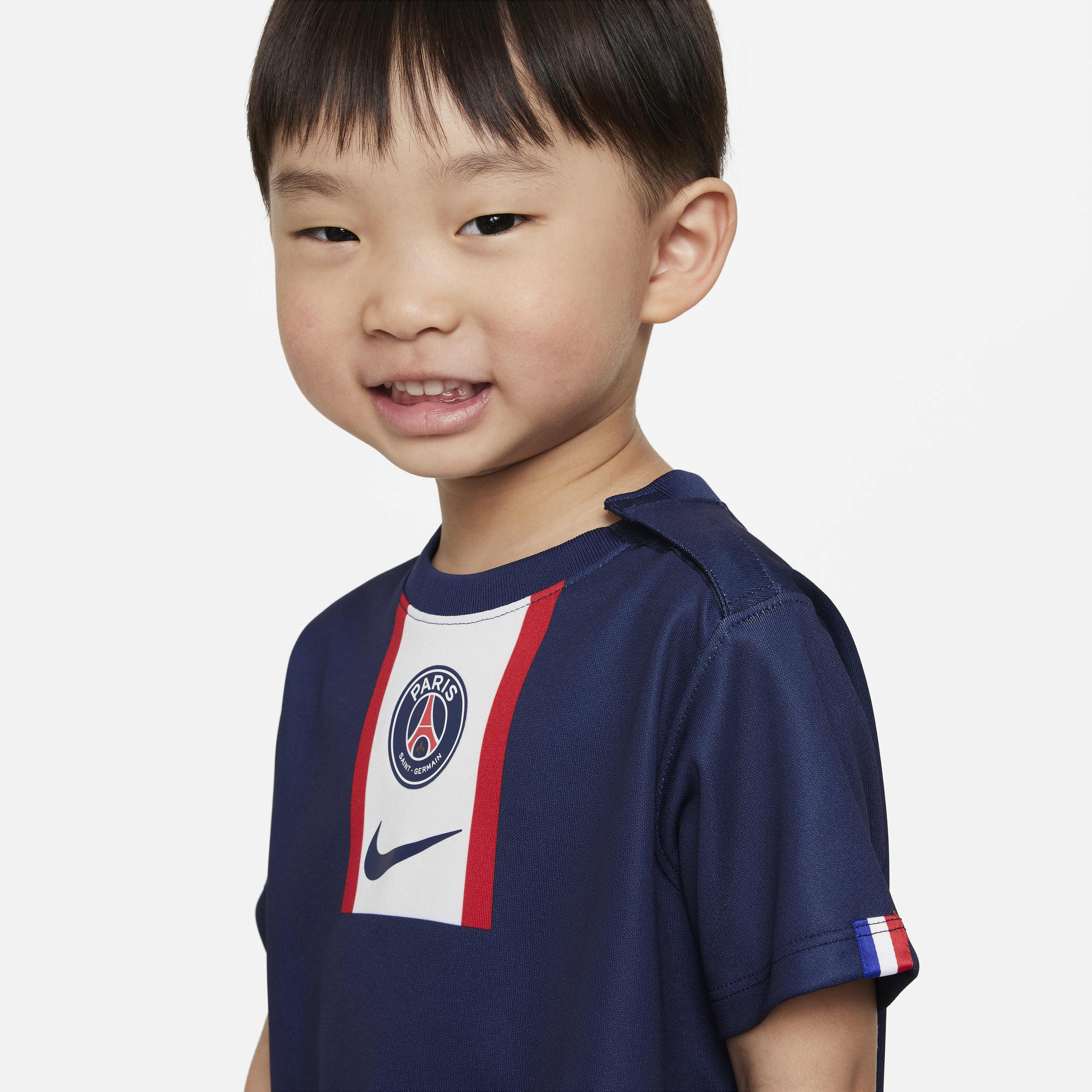 Paris Saint-Germain 2022/23 Home image number 2