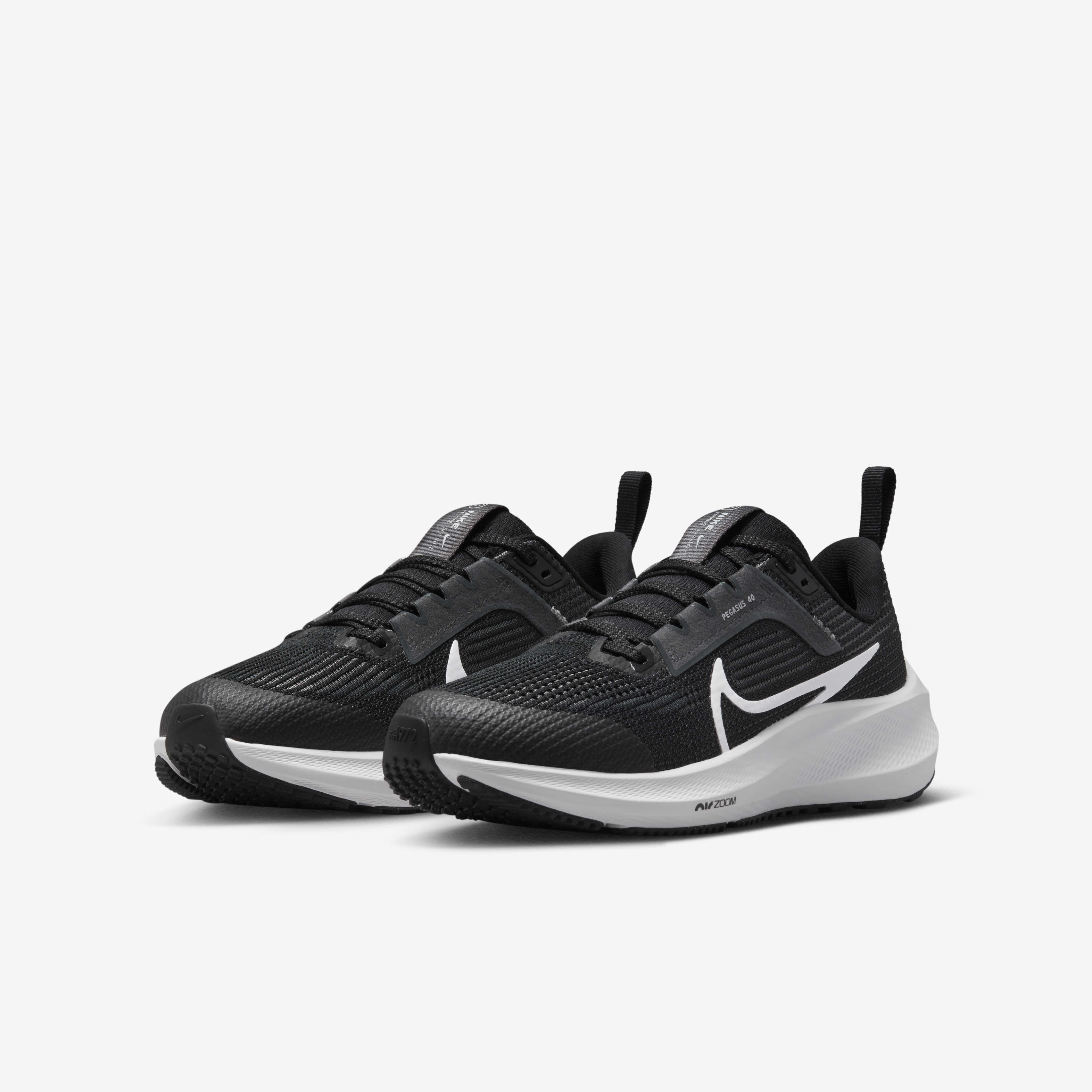 Nike Air Zoom Pegasus 40 image number 4