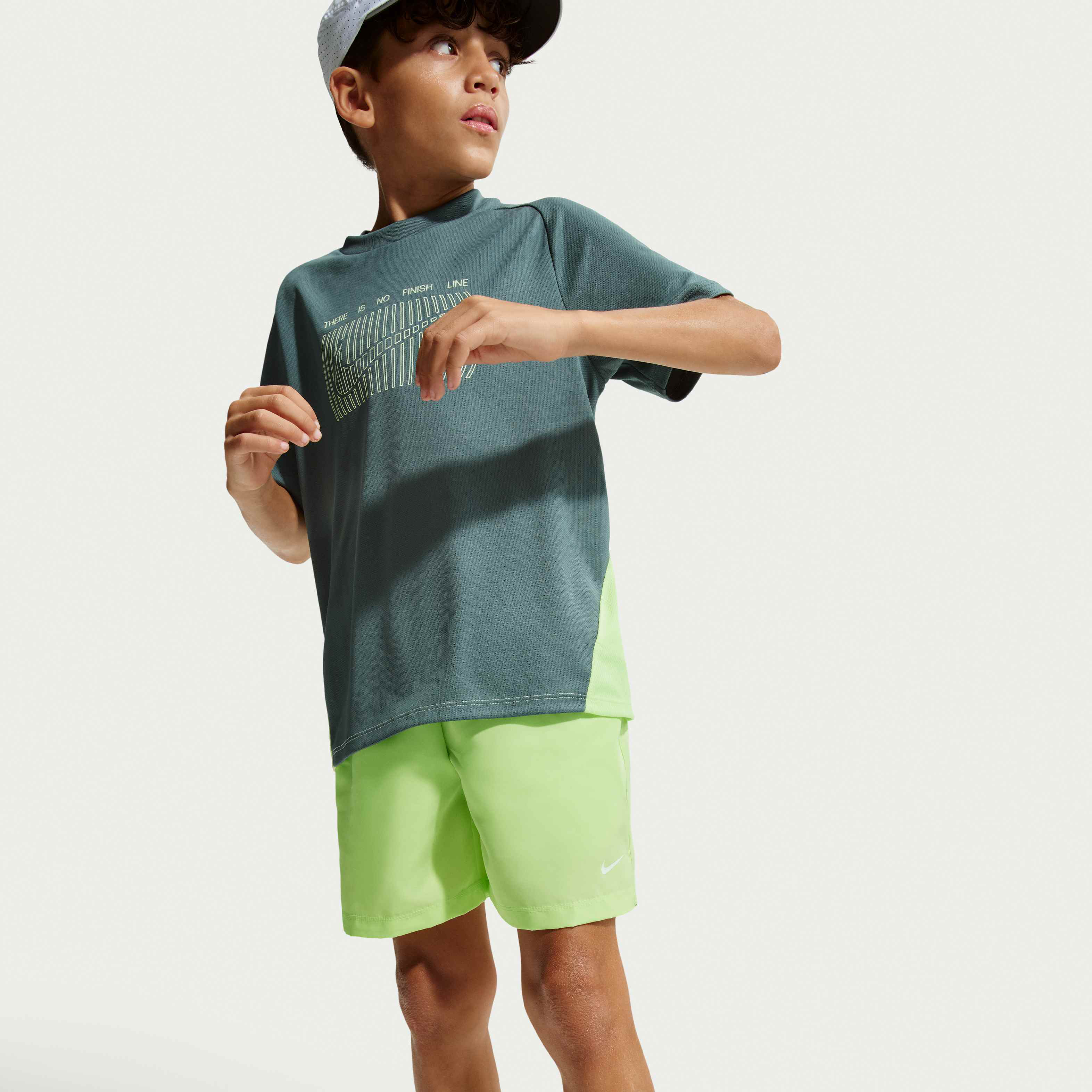 نايكي ملتي image number 3