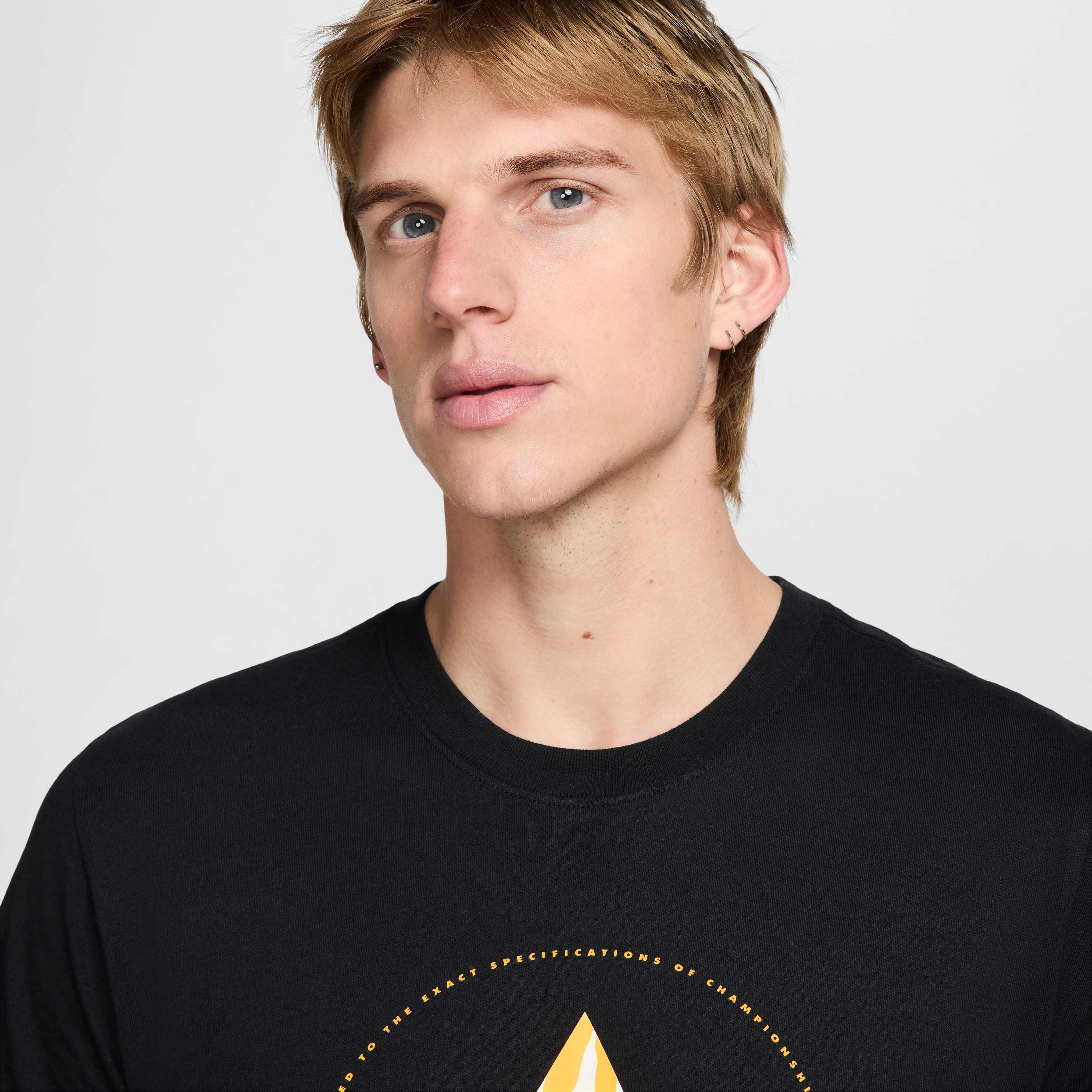 نايكي سبورتسوير image number 2