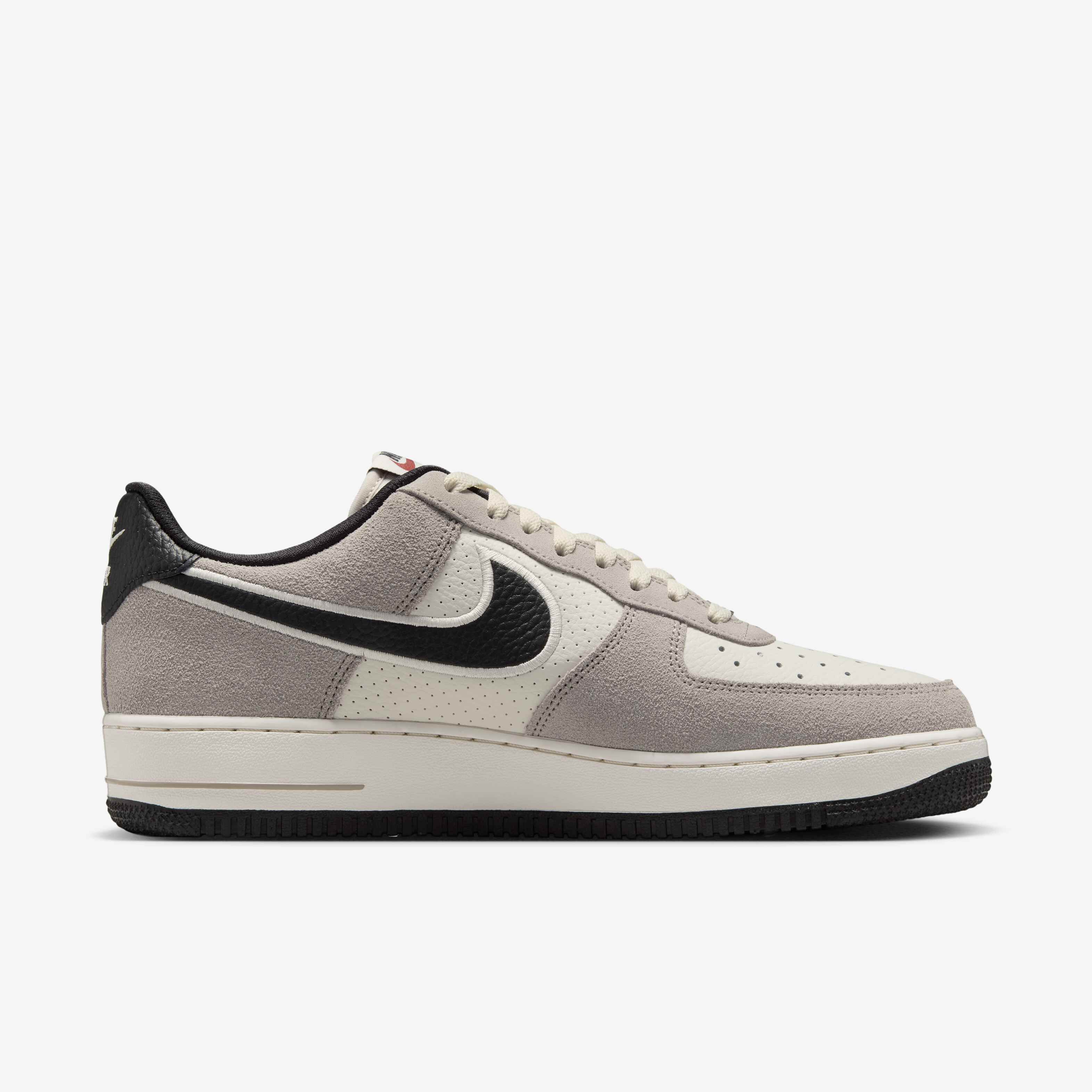 Nike Air Force 1 '07 LV8 image number 2