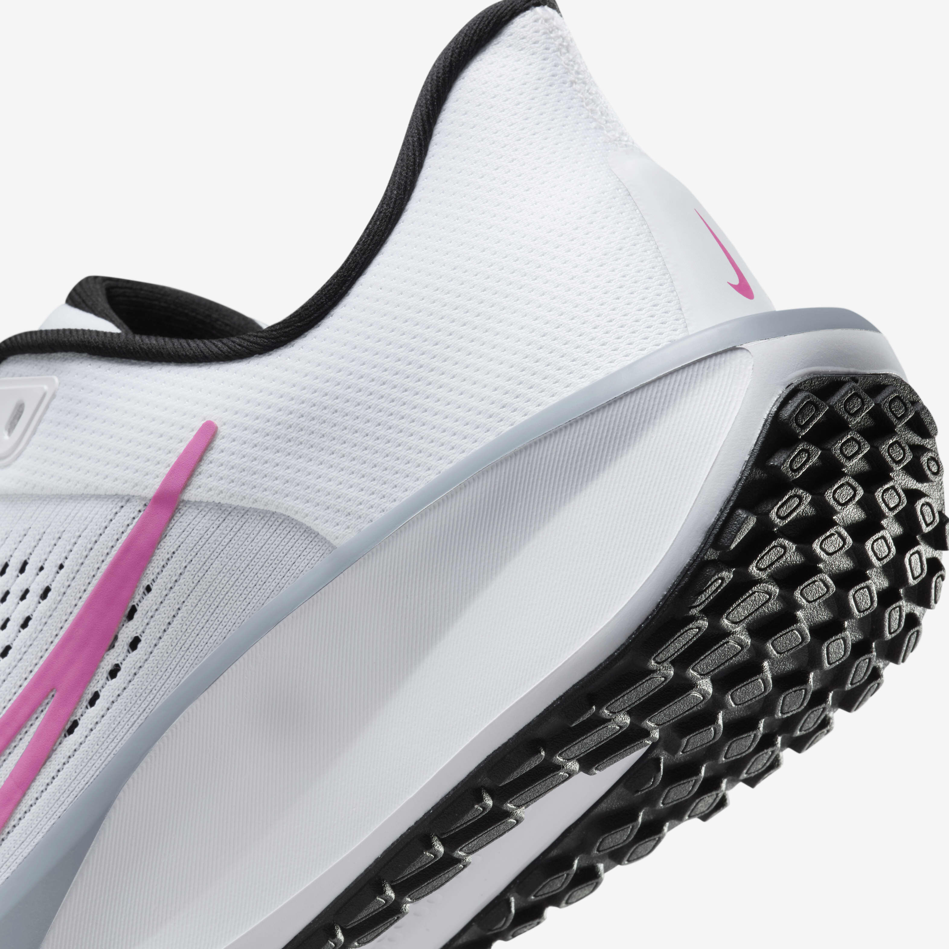 Buy Nike Quest 6 Women s Road Running Shoes Nike Kuwait Official