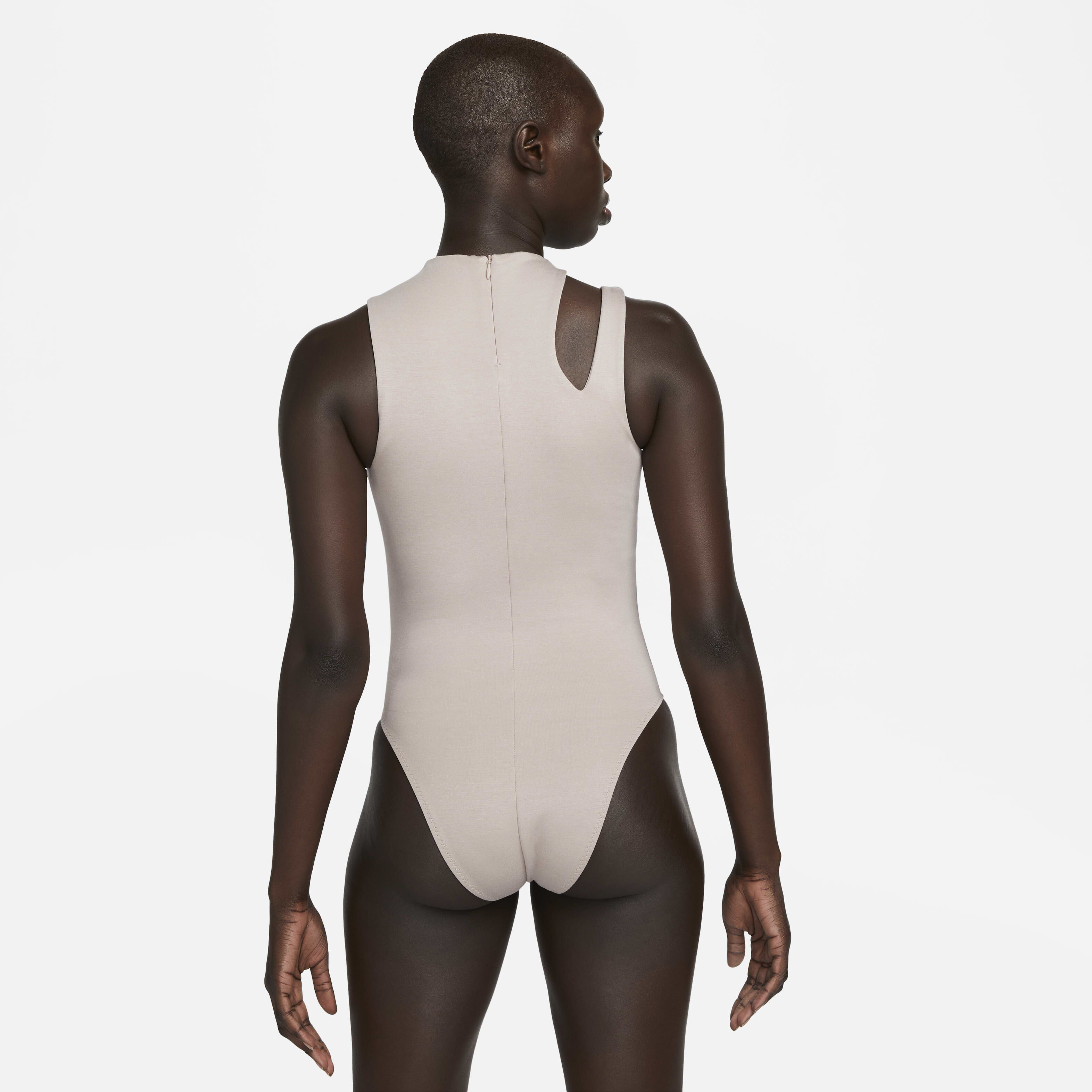 Nike Sportswear Essential image number 1