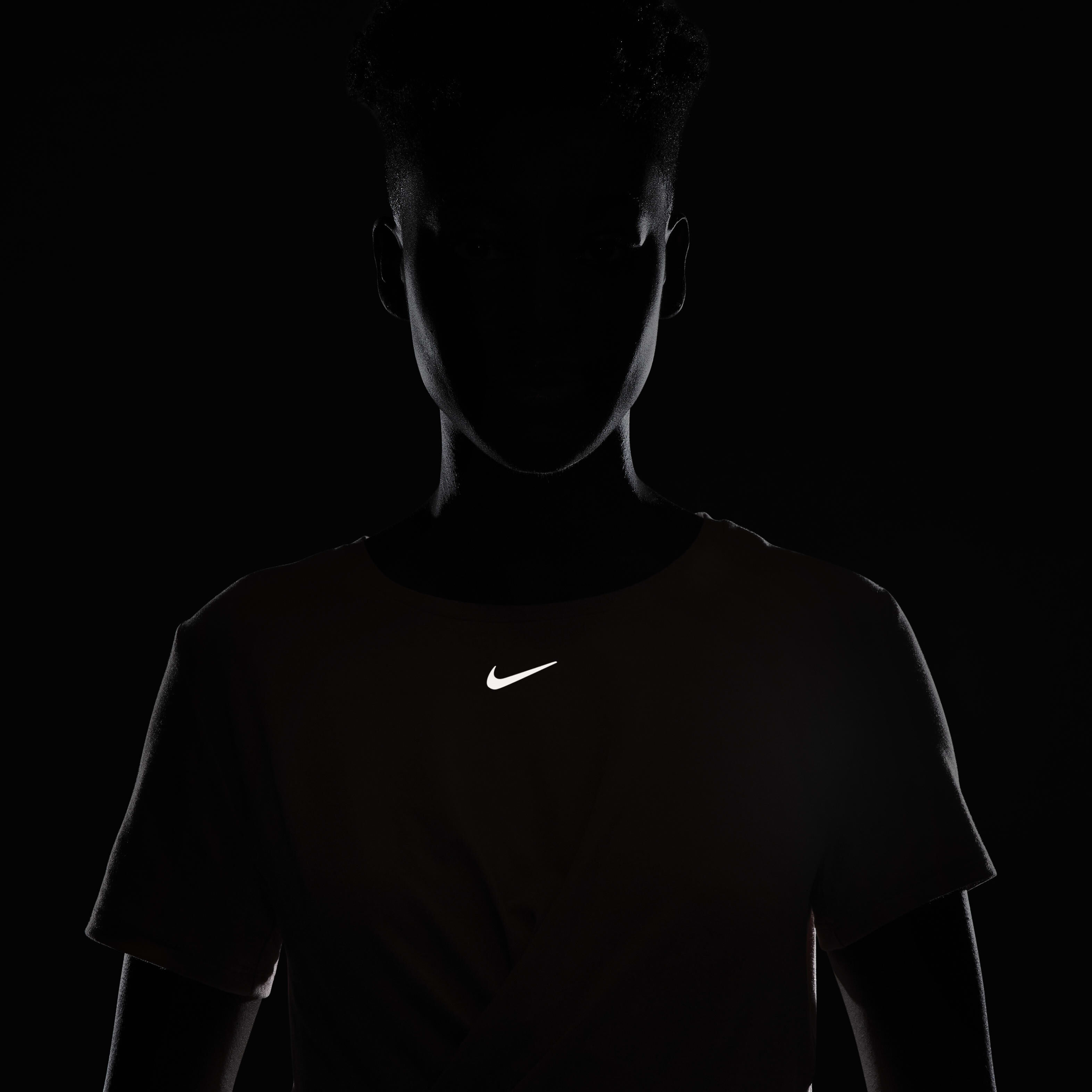 Nike Dri-FIT One Luxe image number 4