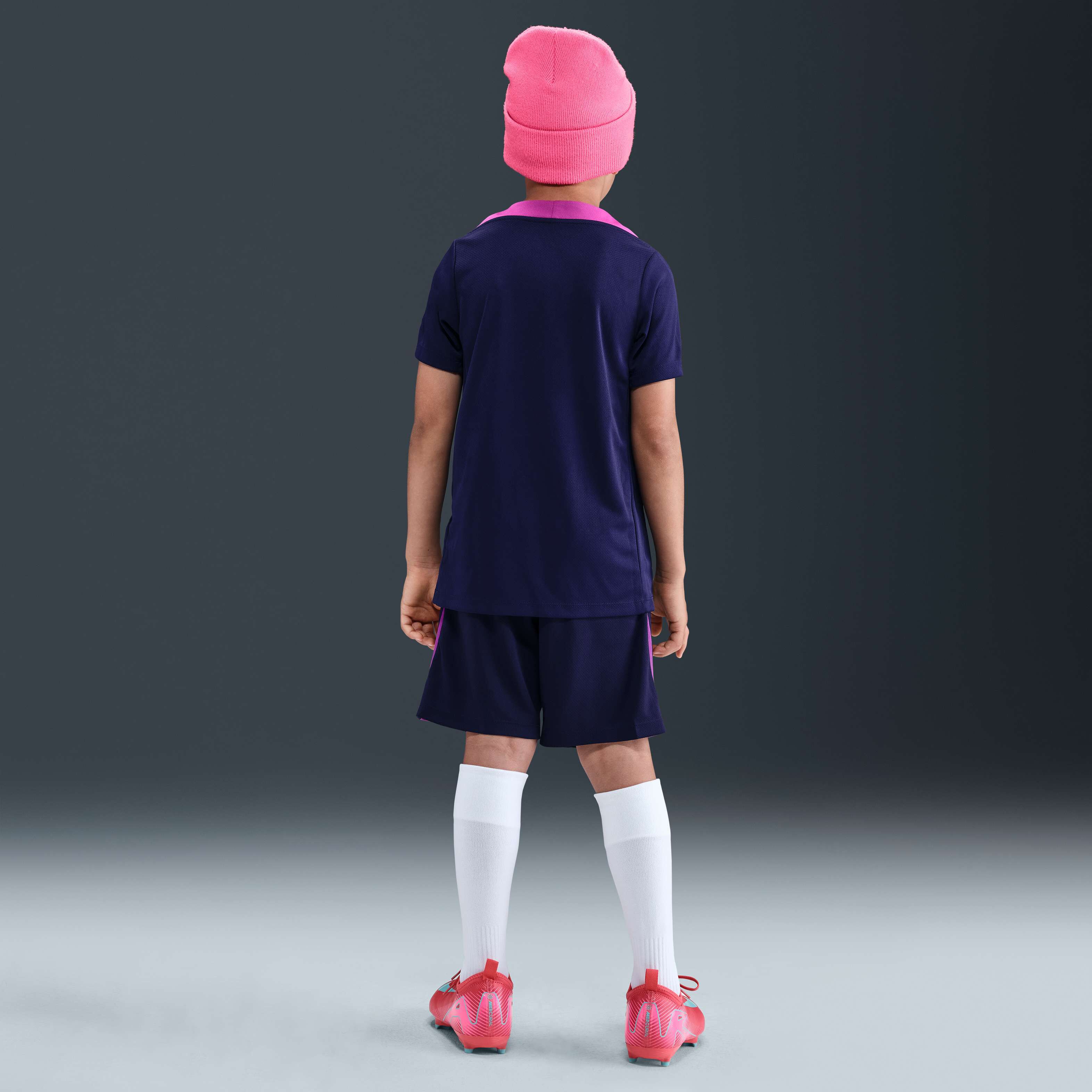 برشلونة سترايك image number 4