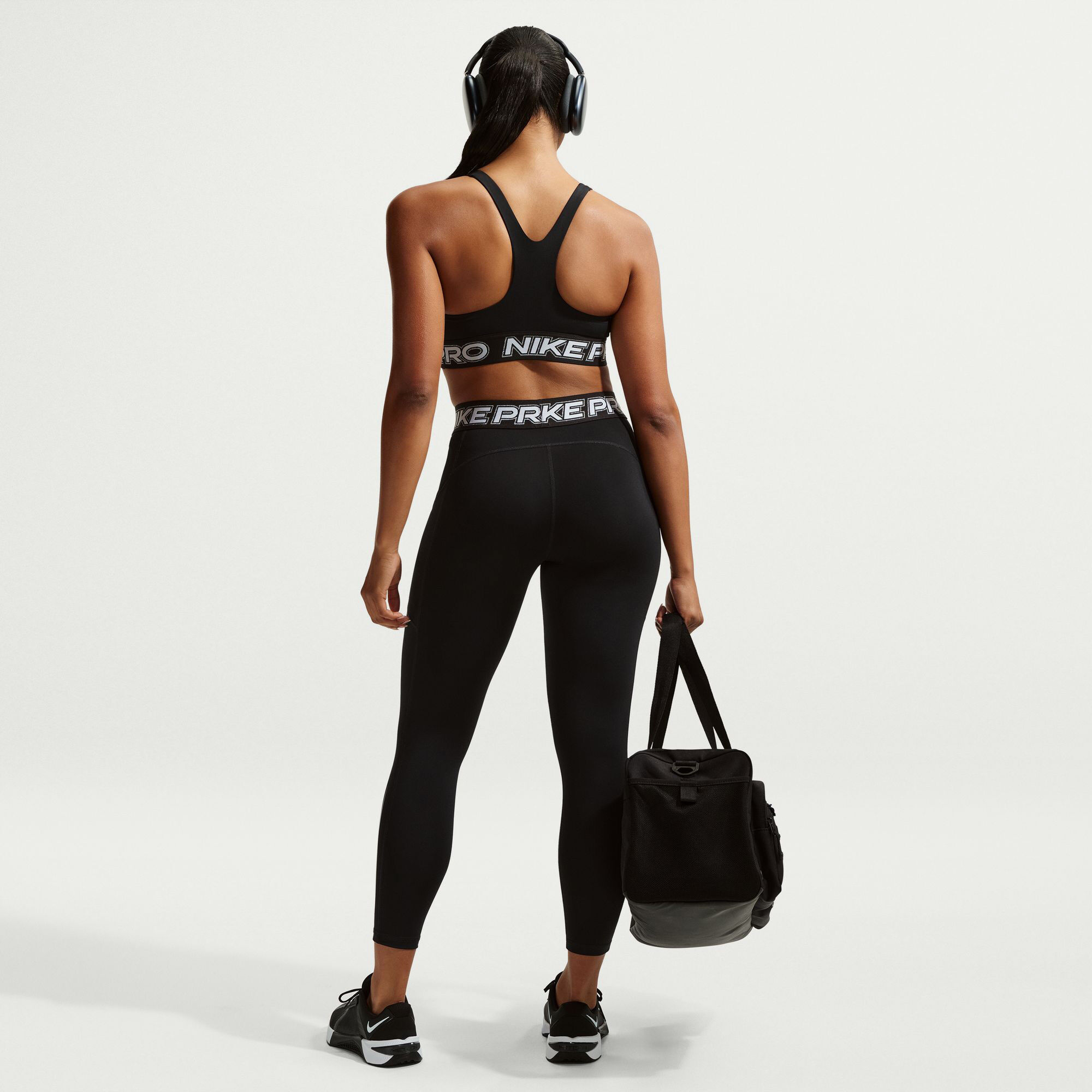 Nike Pro image number 1