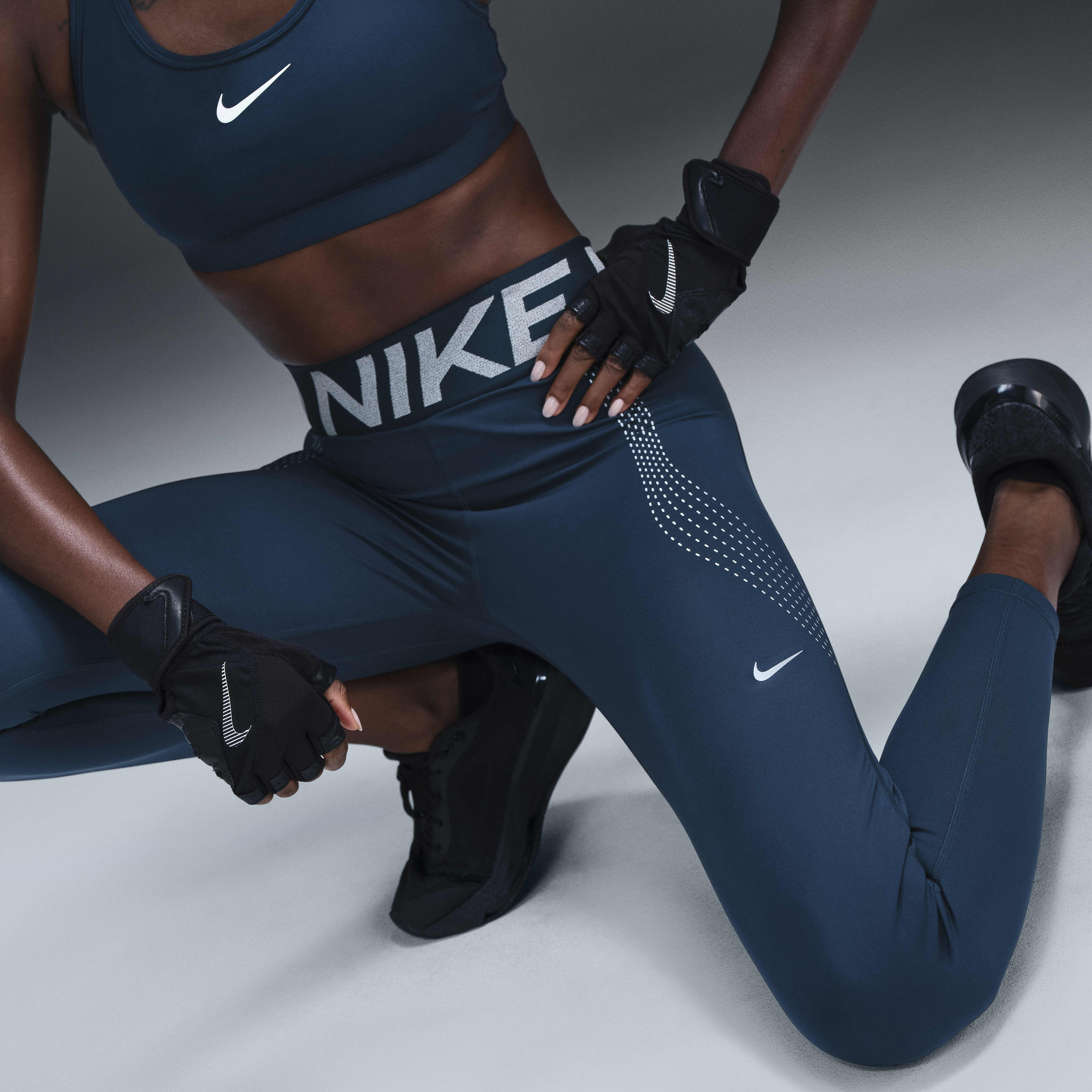 Nike Pro Sculpt image number 1