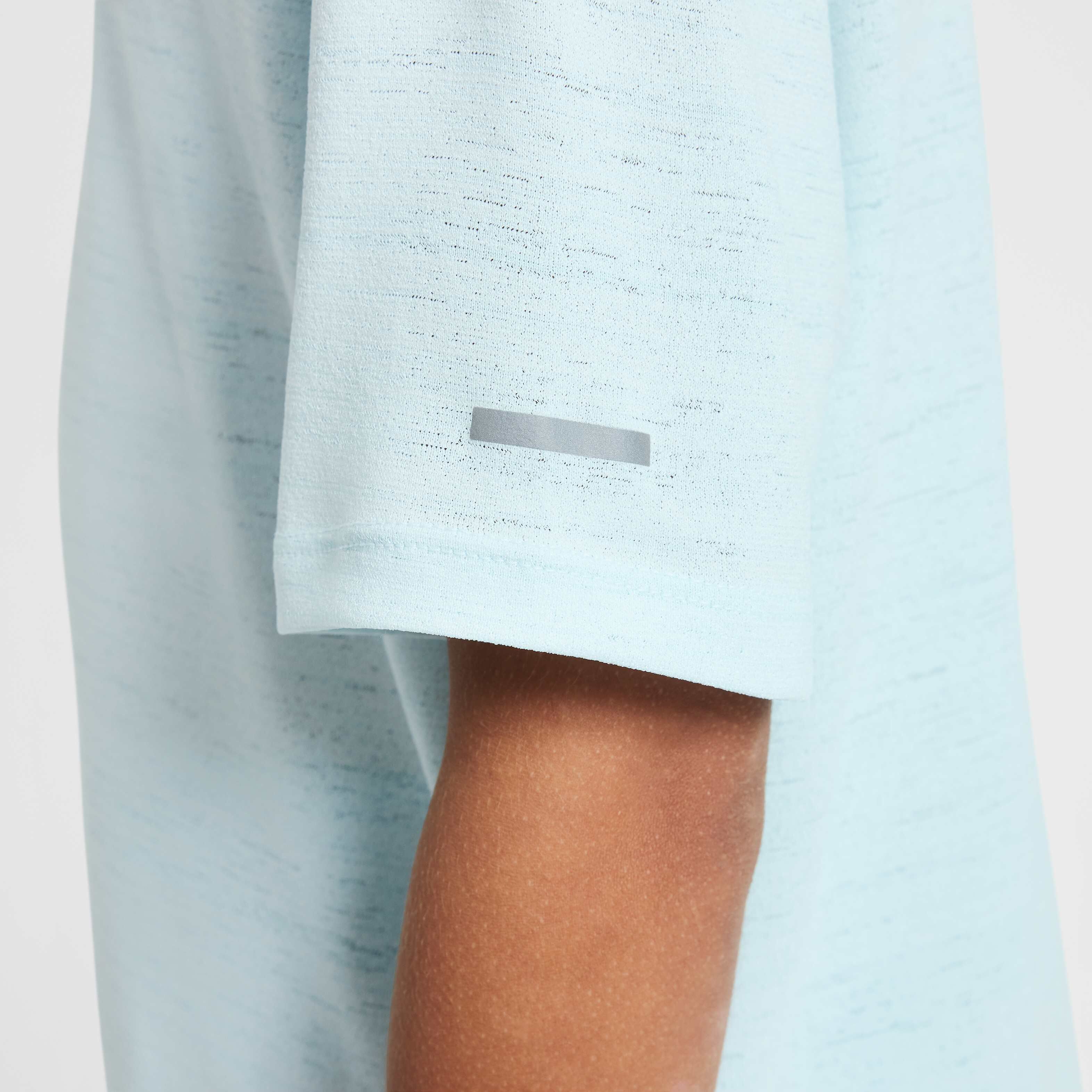 Nike Dri-FIT Miler image number 4