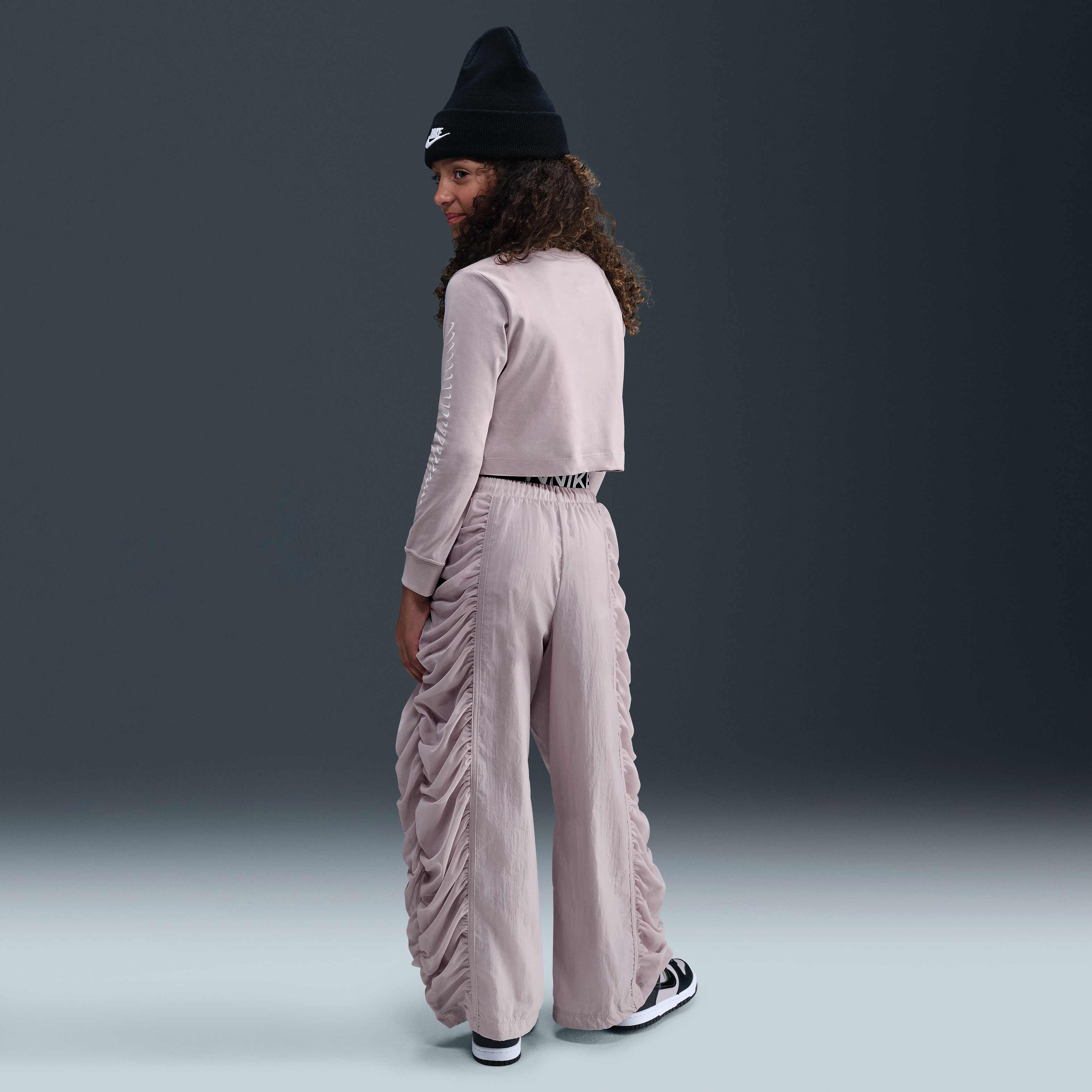 نايكي سبورتسوير image number 4