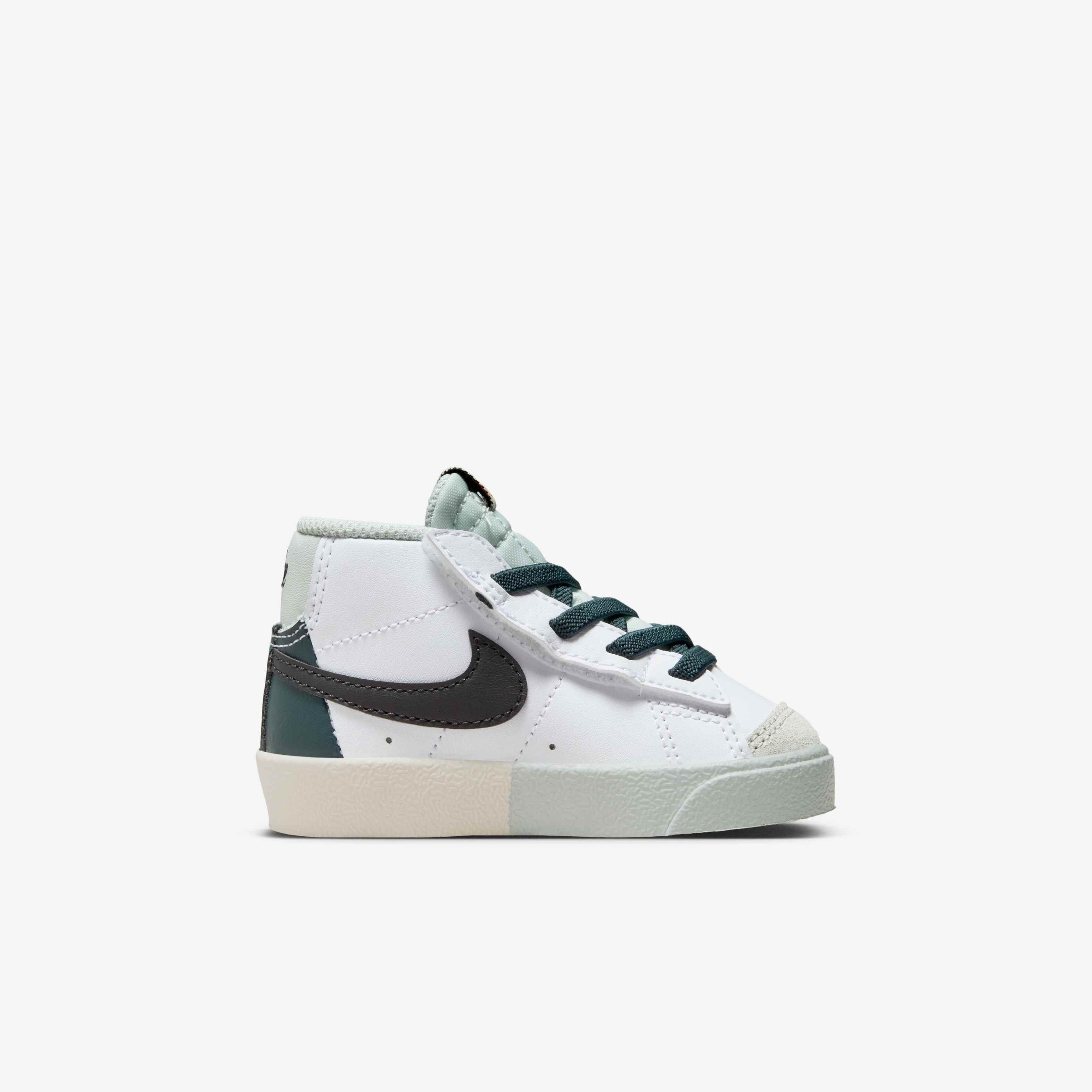 Nike Blazer Mid '77 SE image number 2