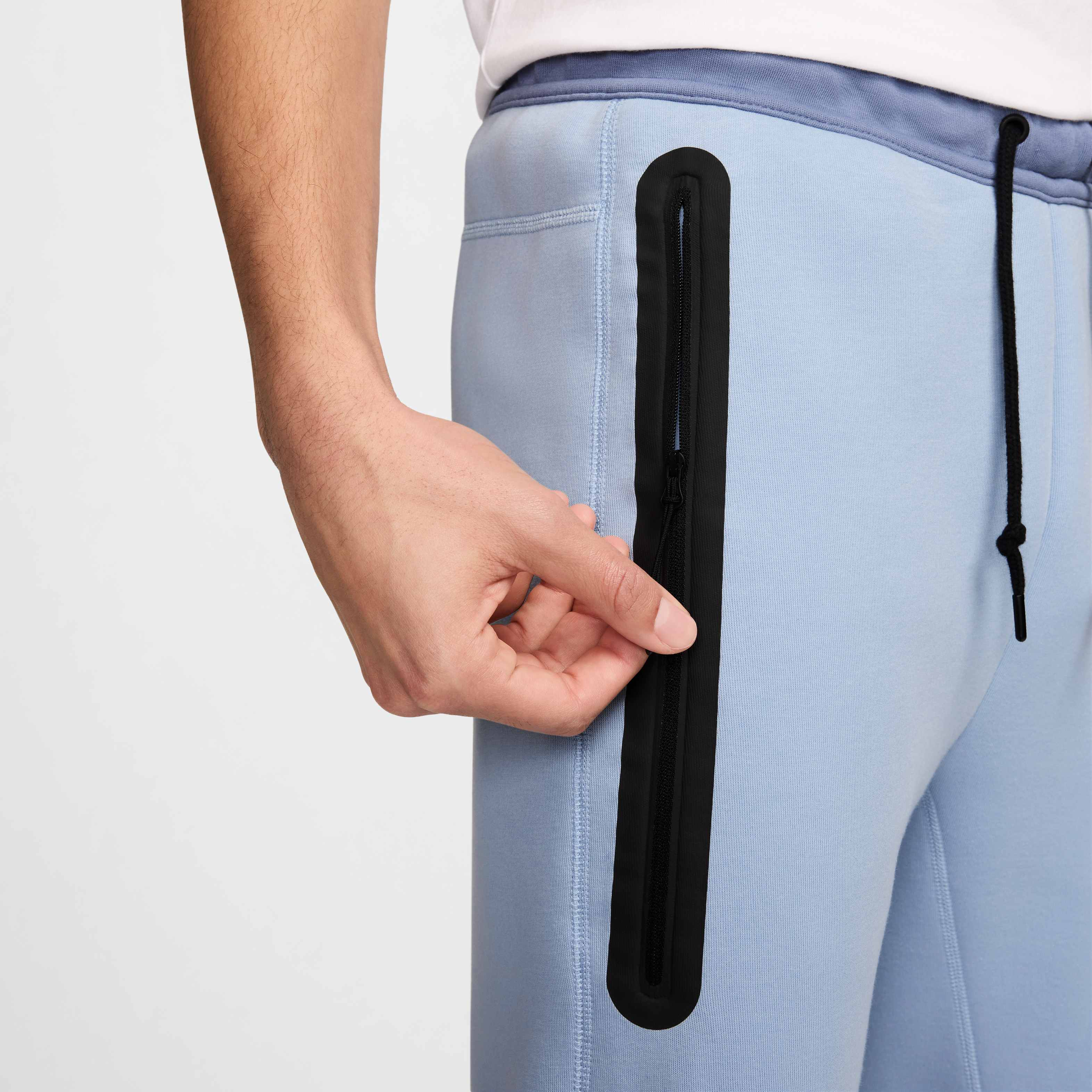 Nike Sportswear Tech Fleece image number 4