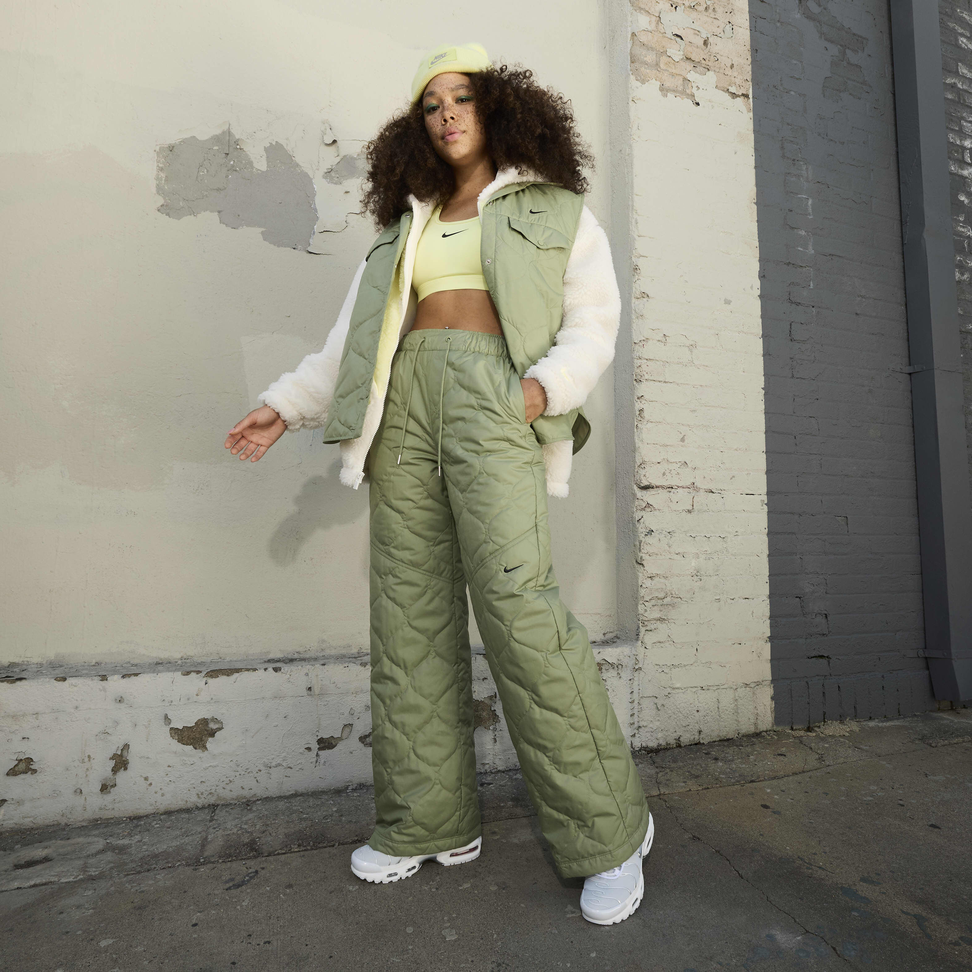 اير ماكس بلاس image number 10