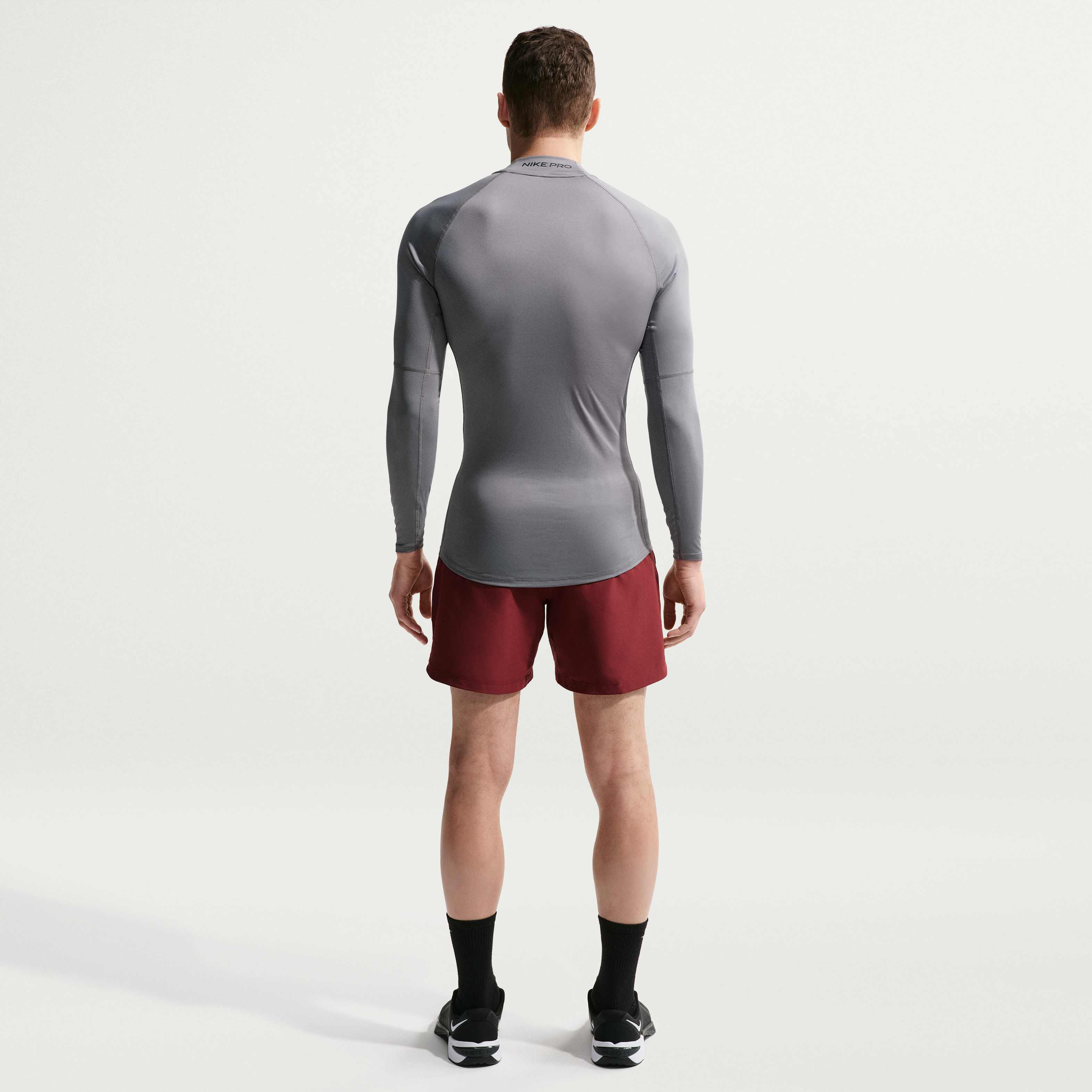 Nike Pro image number 4