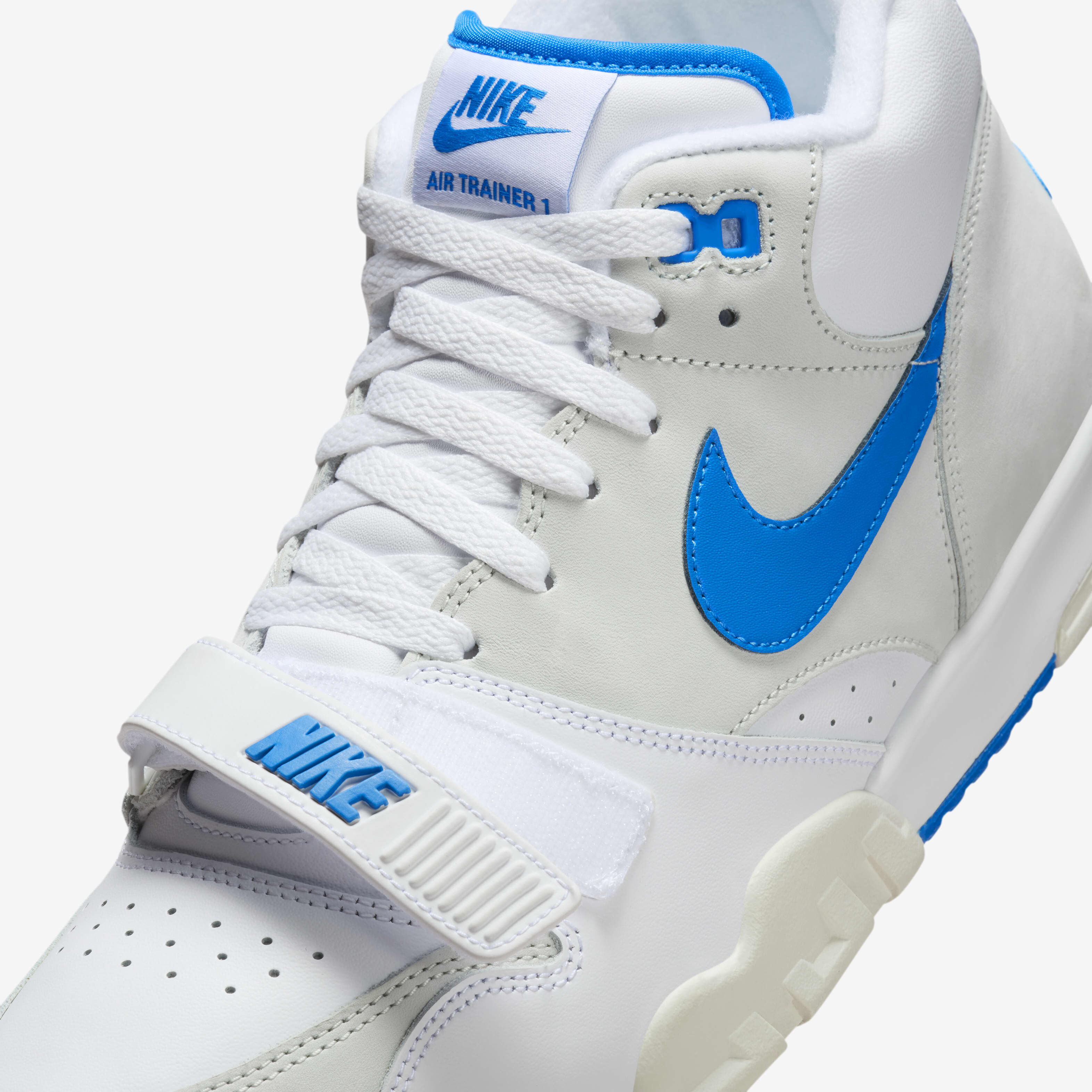 nike trainers blue and white