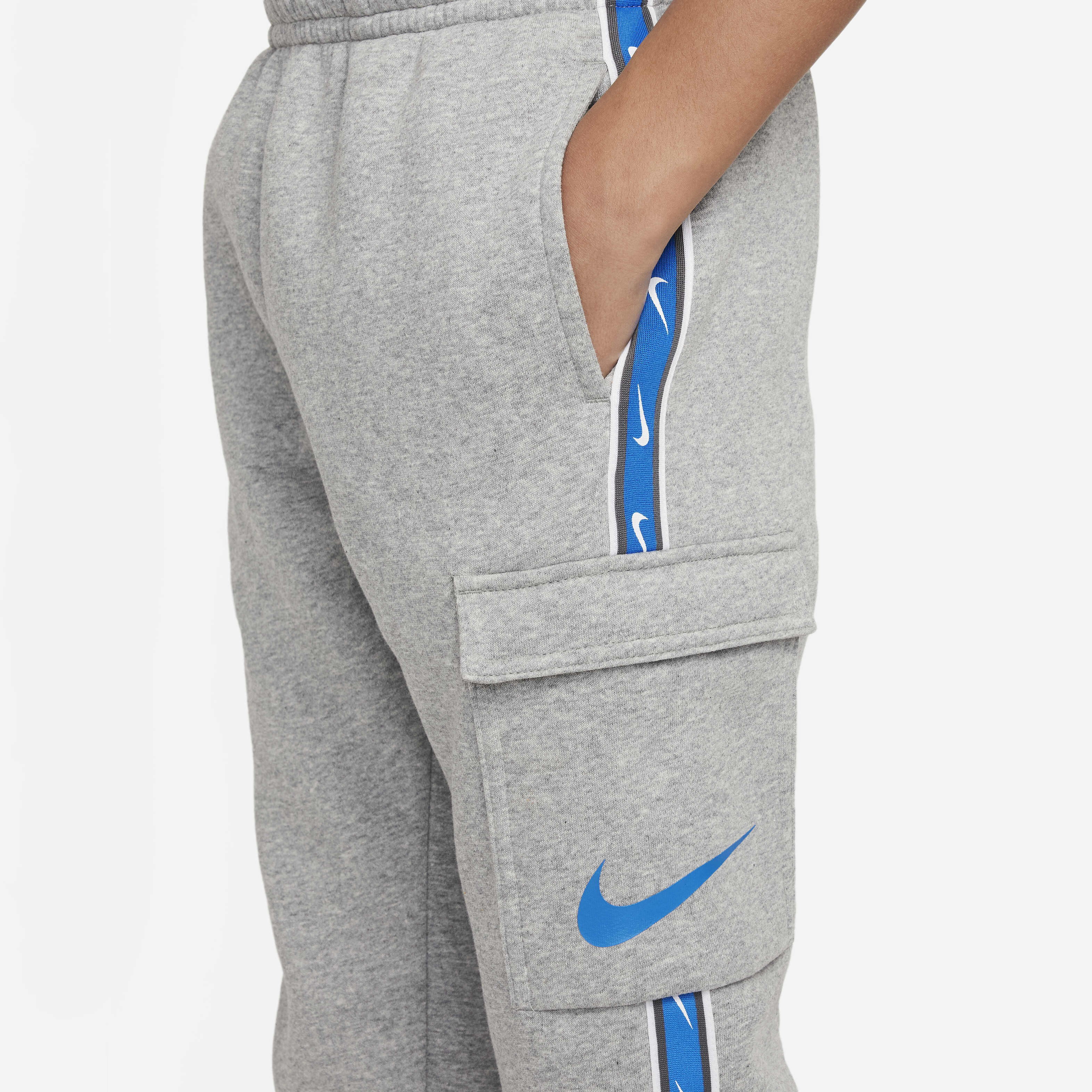 Nike Sportswear Repeat image number 3