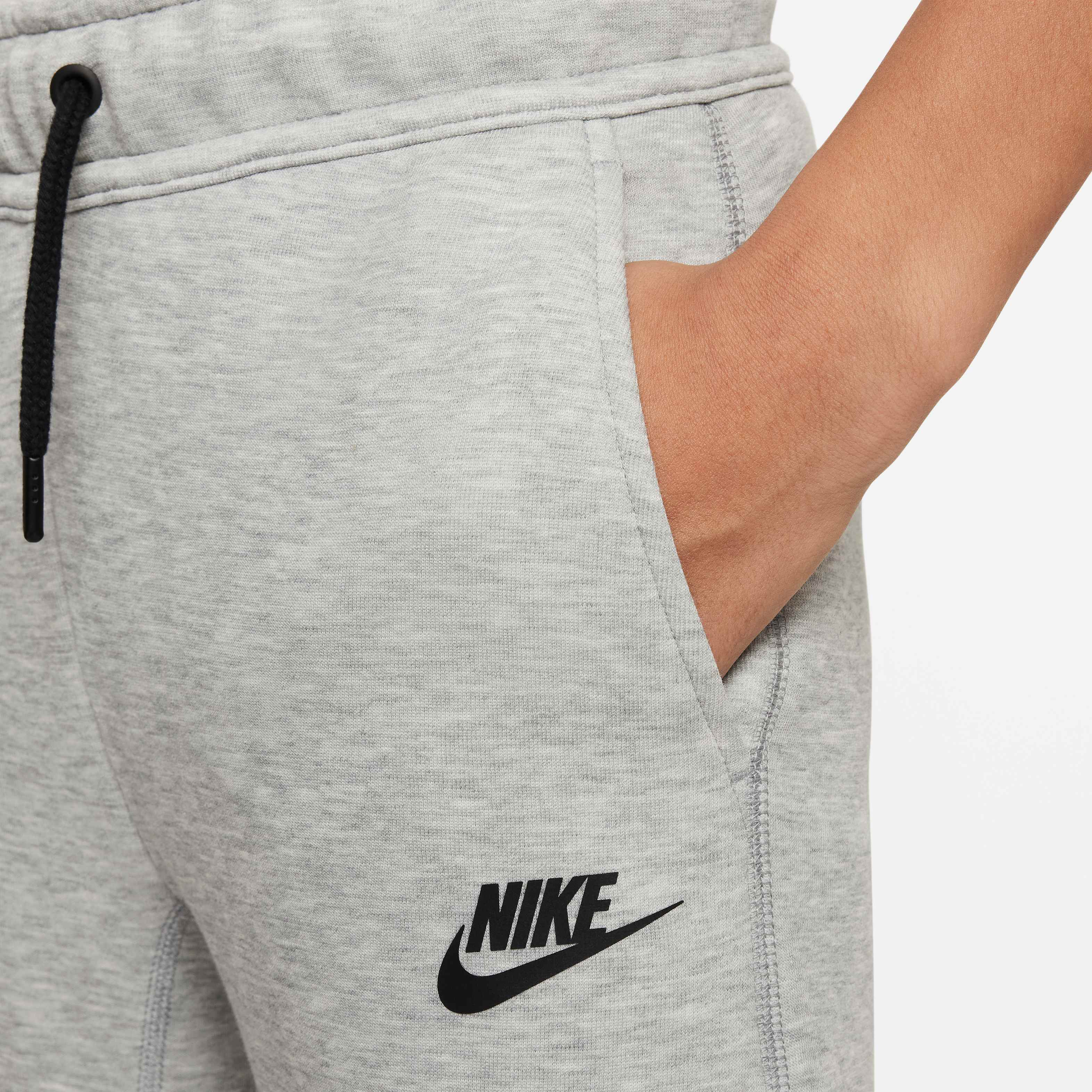 Nike Sportswear Tech Fleece image number 2