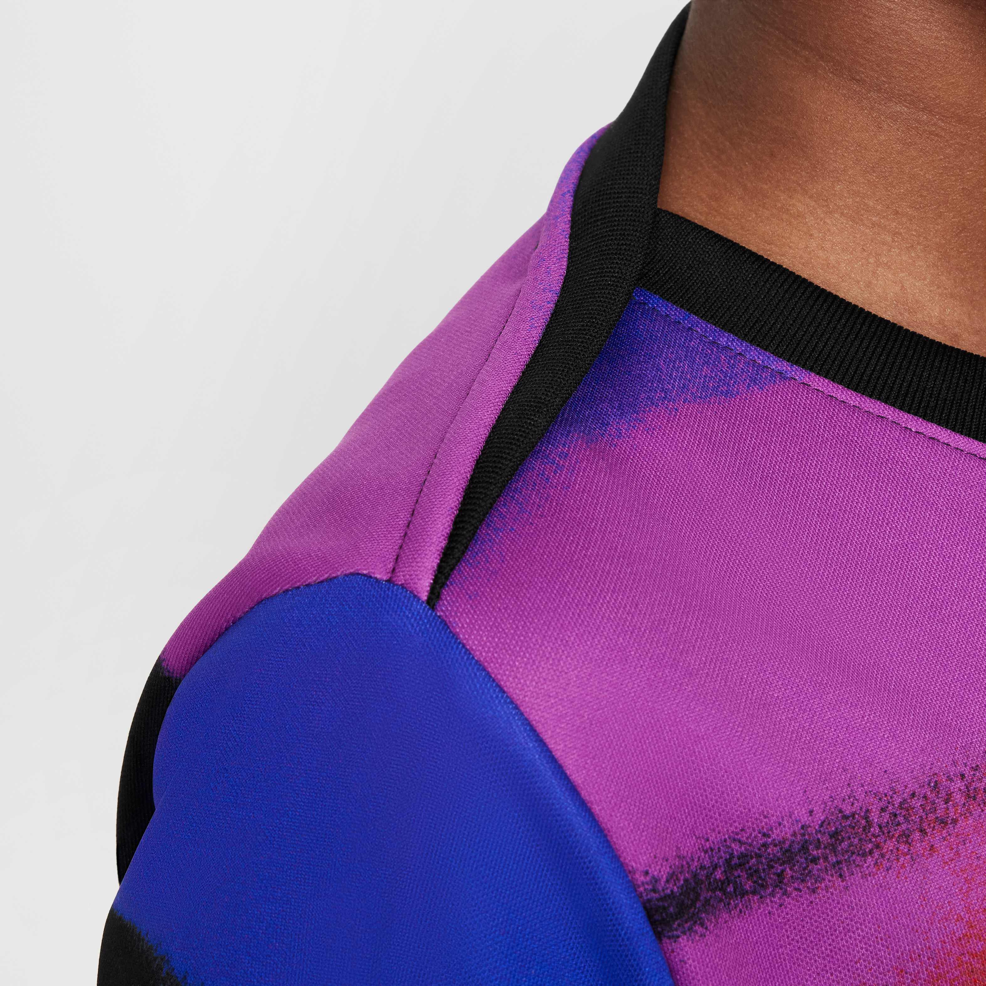 انجلترا أكاديمي برو image number 3