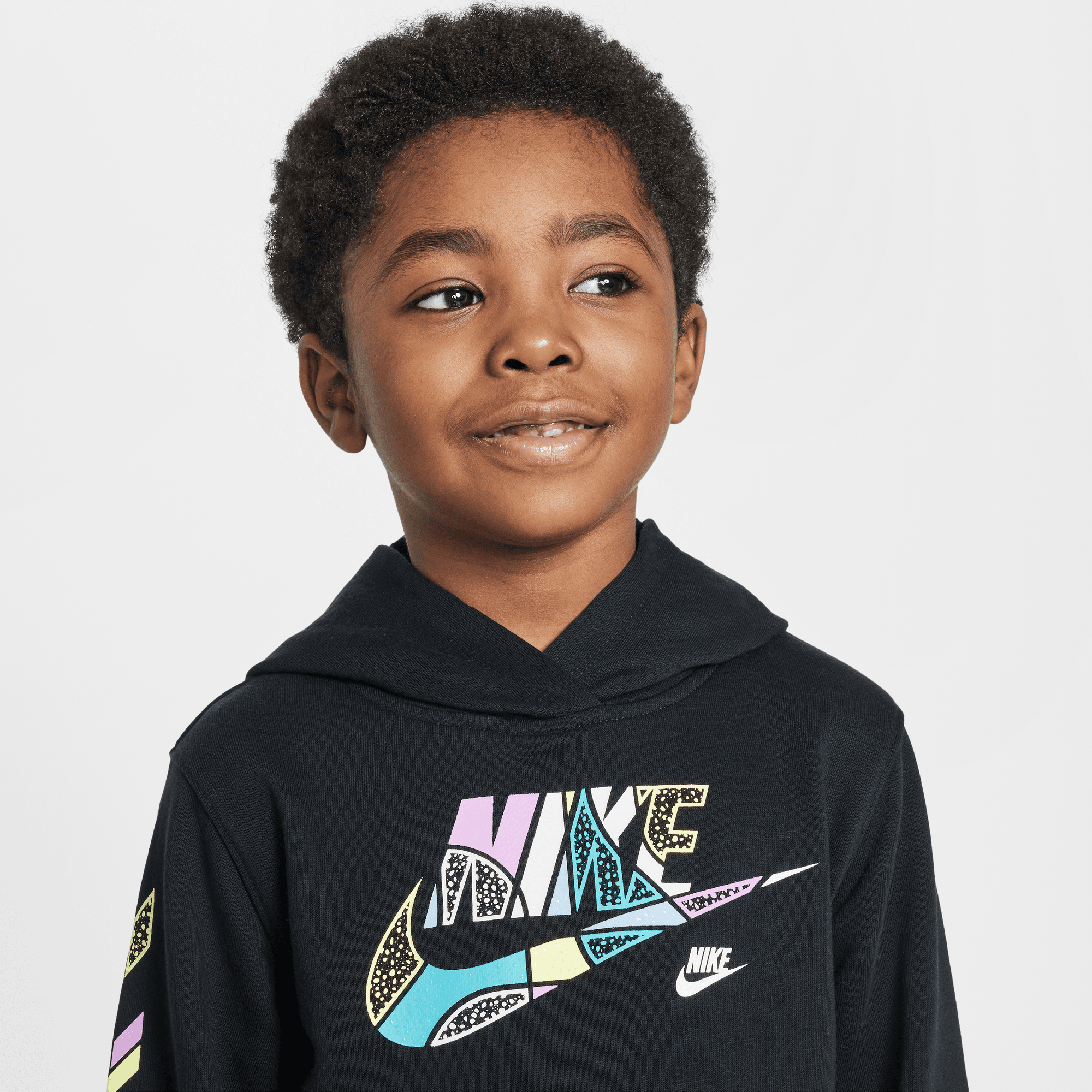 Nike Sportswear "Outside the Lines" image number 2