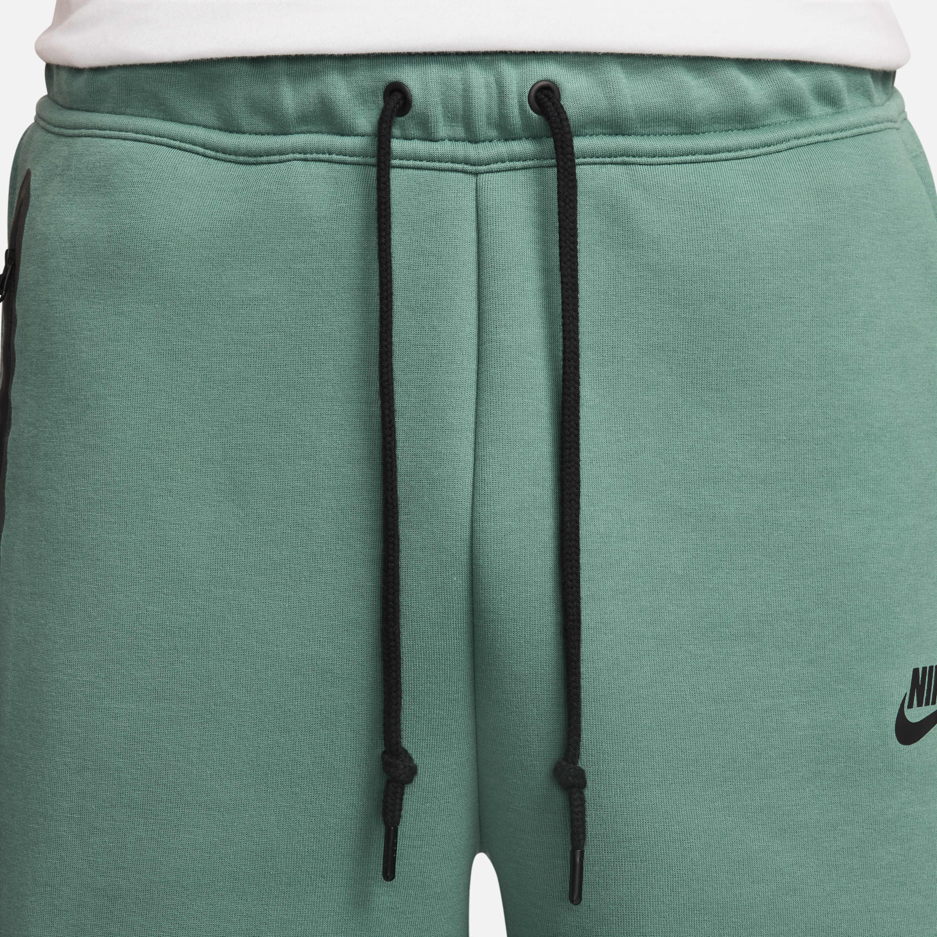 Nike Sportswear Tech Fleece image number 3