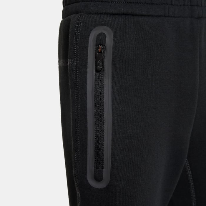 طقم نايكي سبورتسوير تك فليس بسحاب كامل image number 4 طقم نايكي سبورتسوير تك فليس بسحاب كامل image number 4