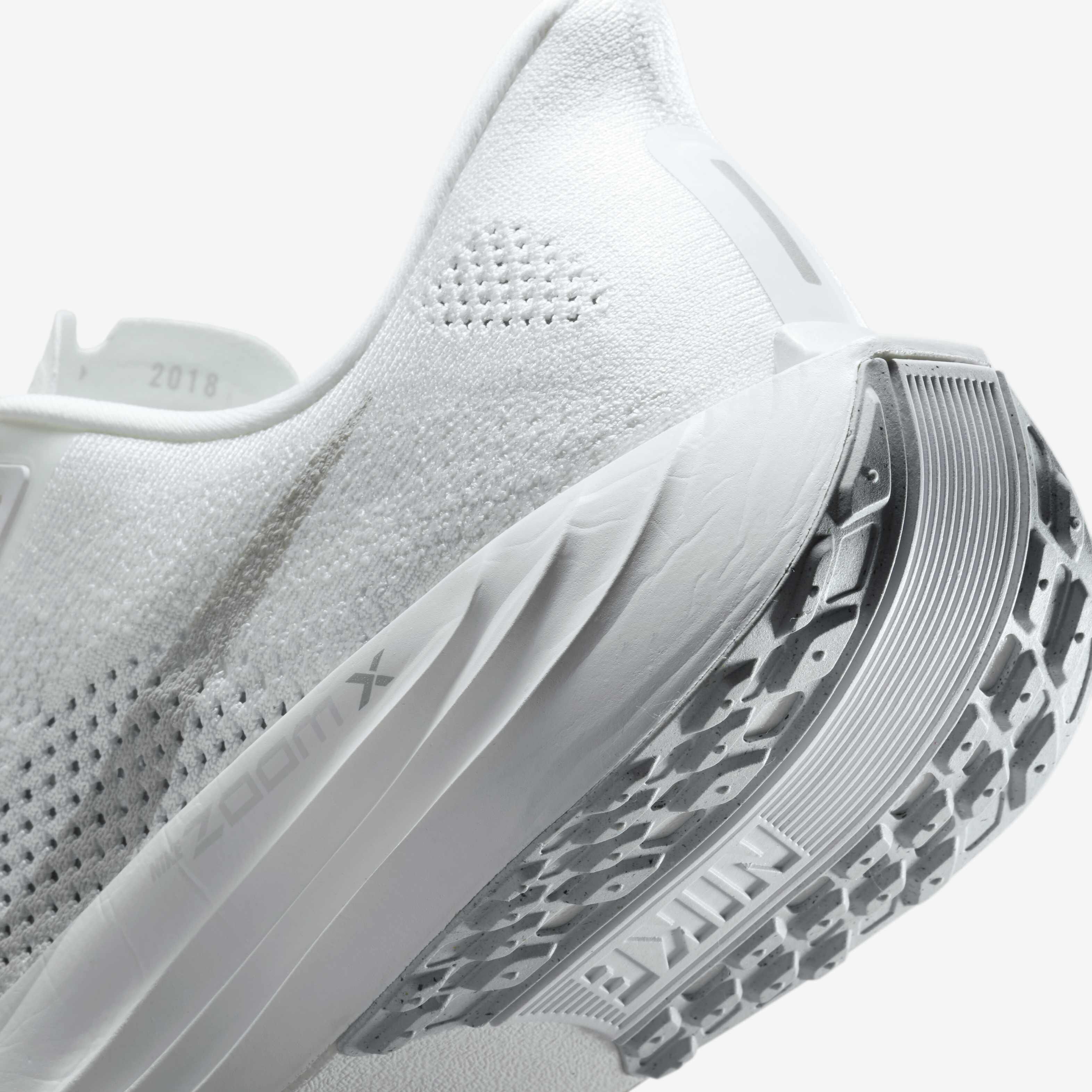 Nike Pegasus Plus image number 7