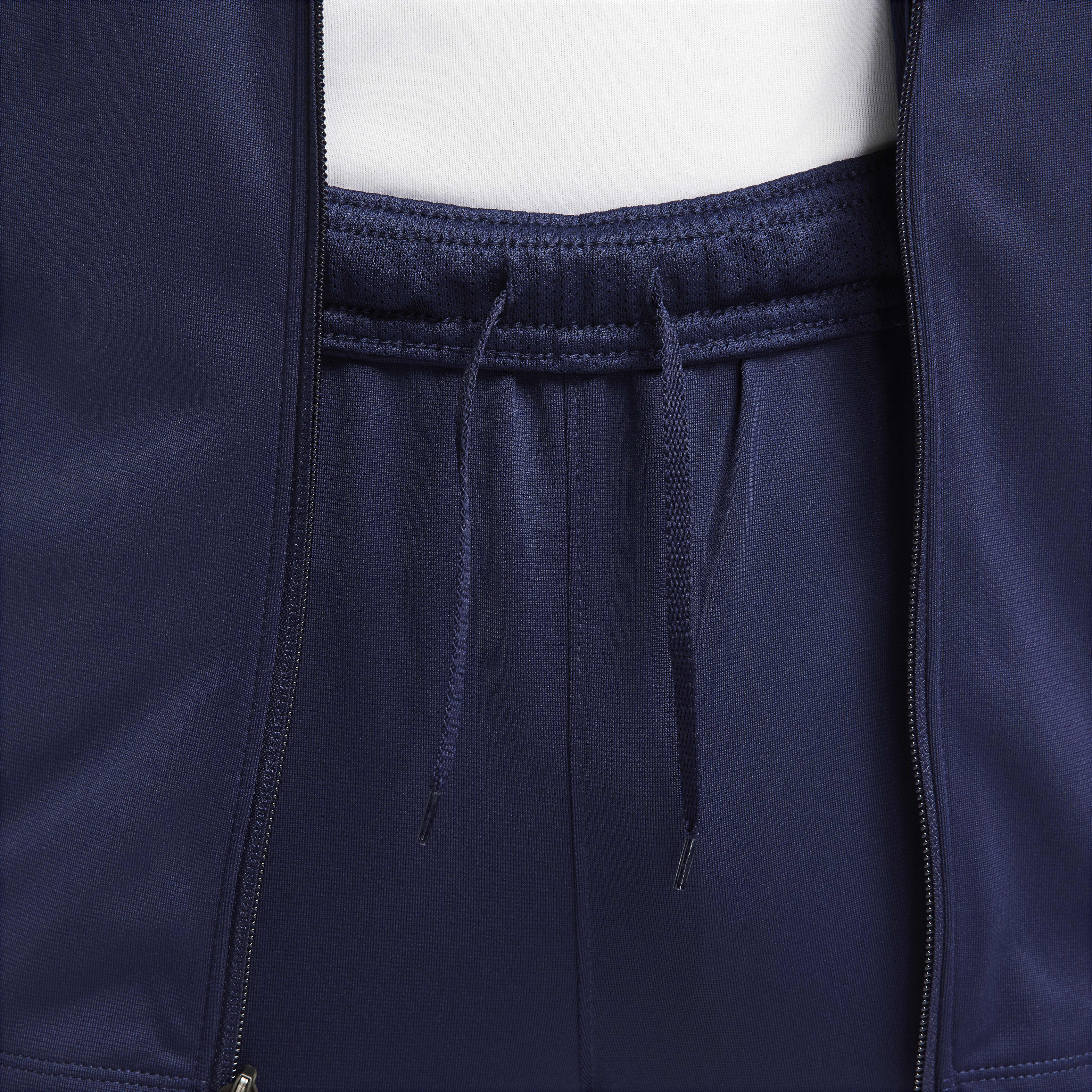 Paris Saint-Germain Strike image number 6