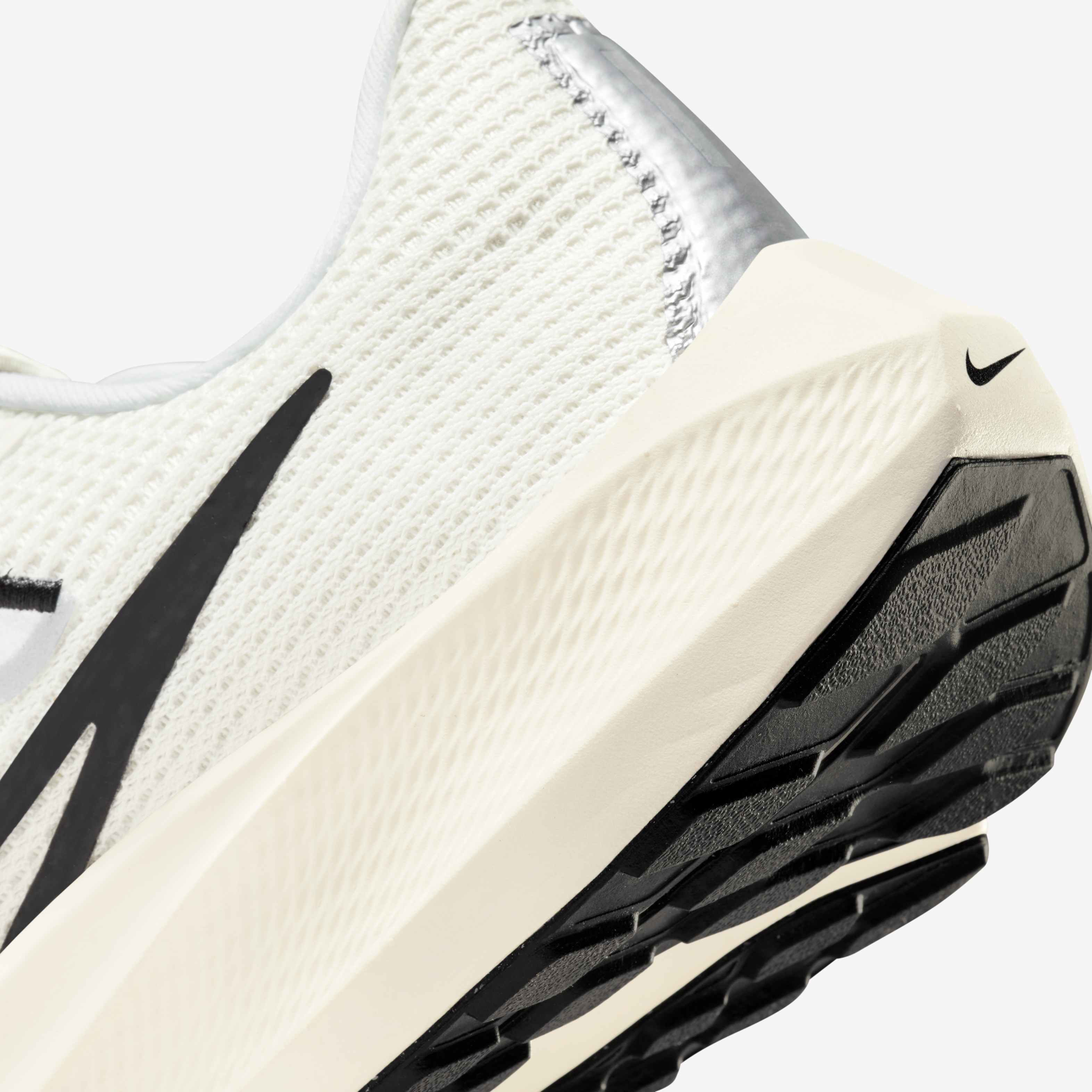 Nike Pegasus 40 image number 8