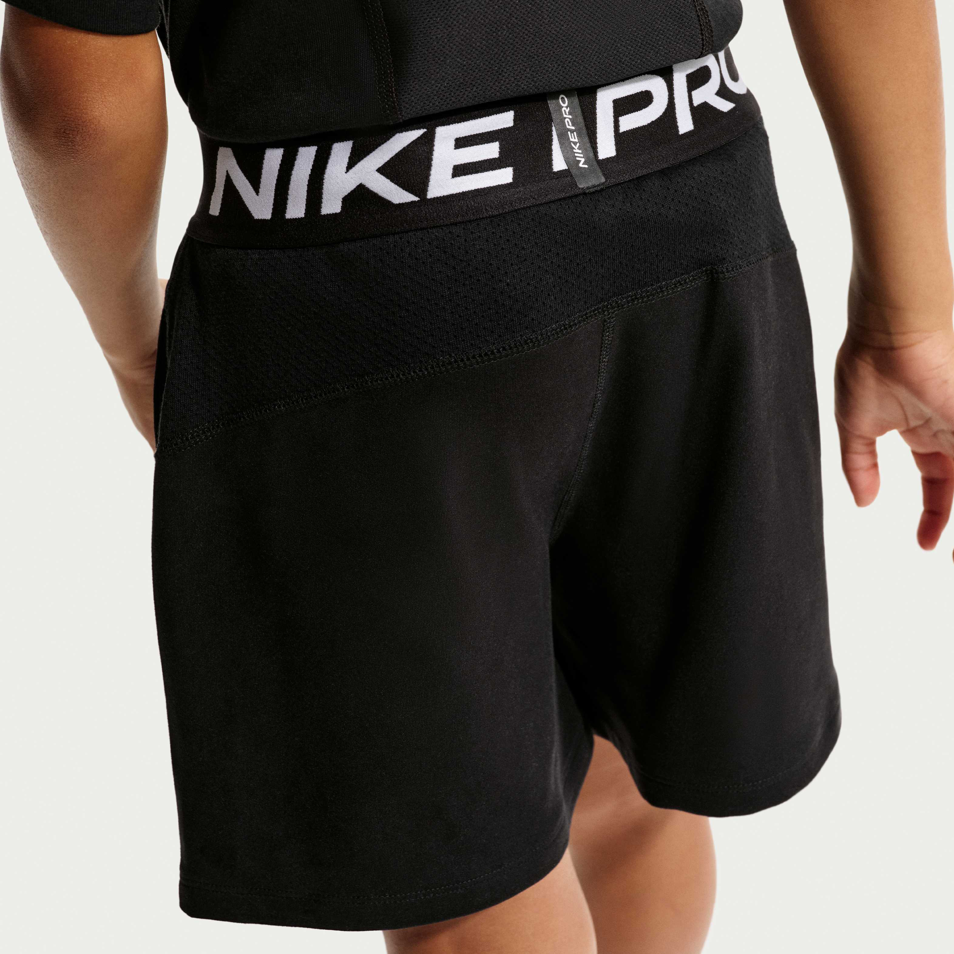Nike Pro image number 2