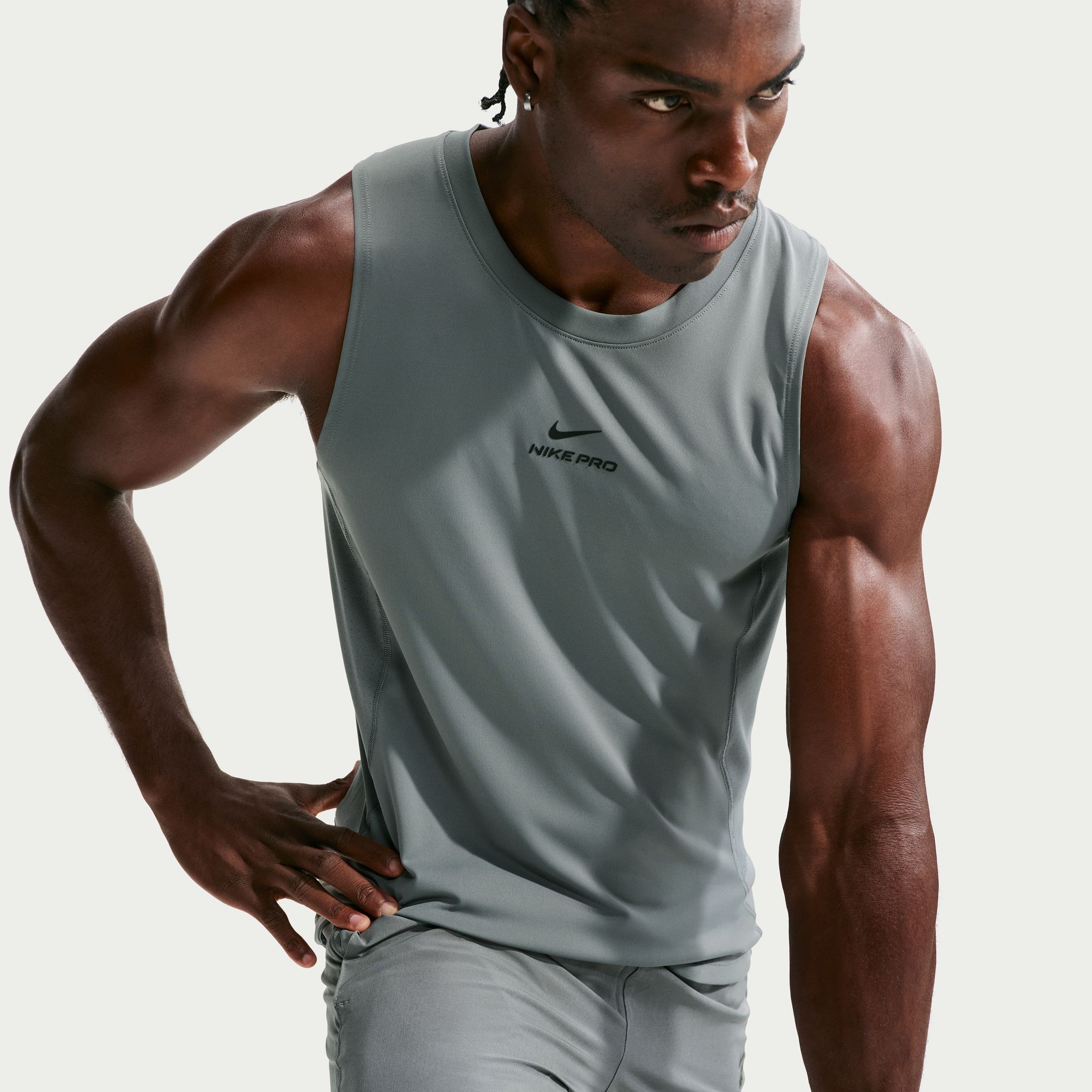 Nike Pro image number 4