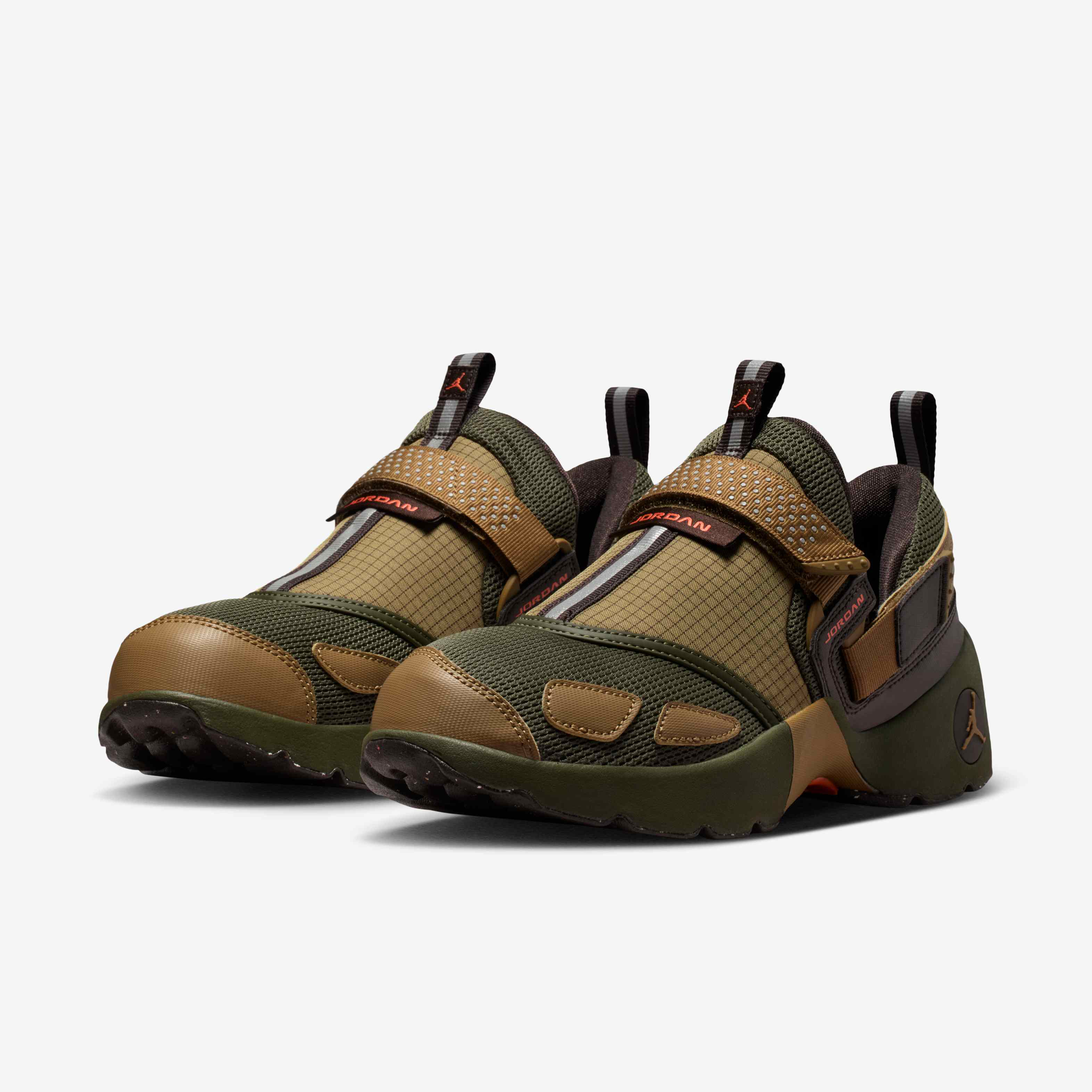 Jordan Trunner LX image number 4