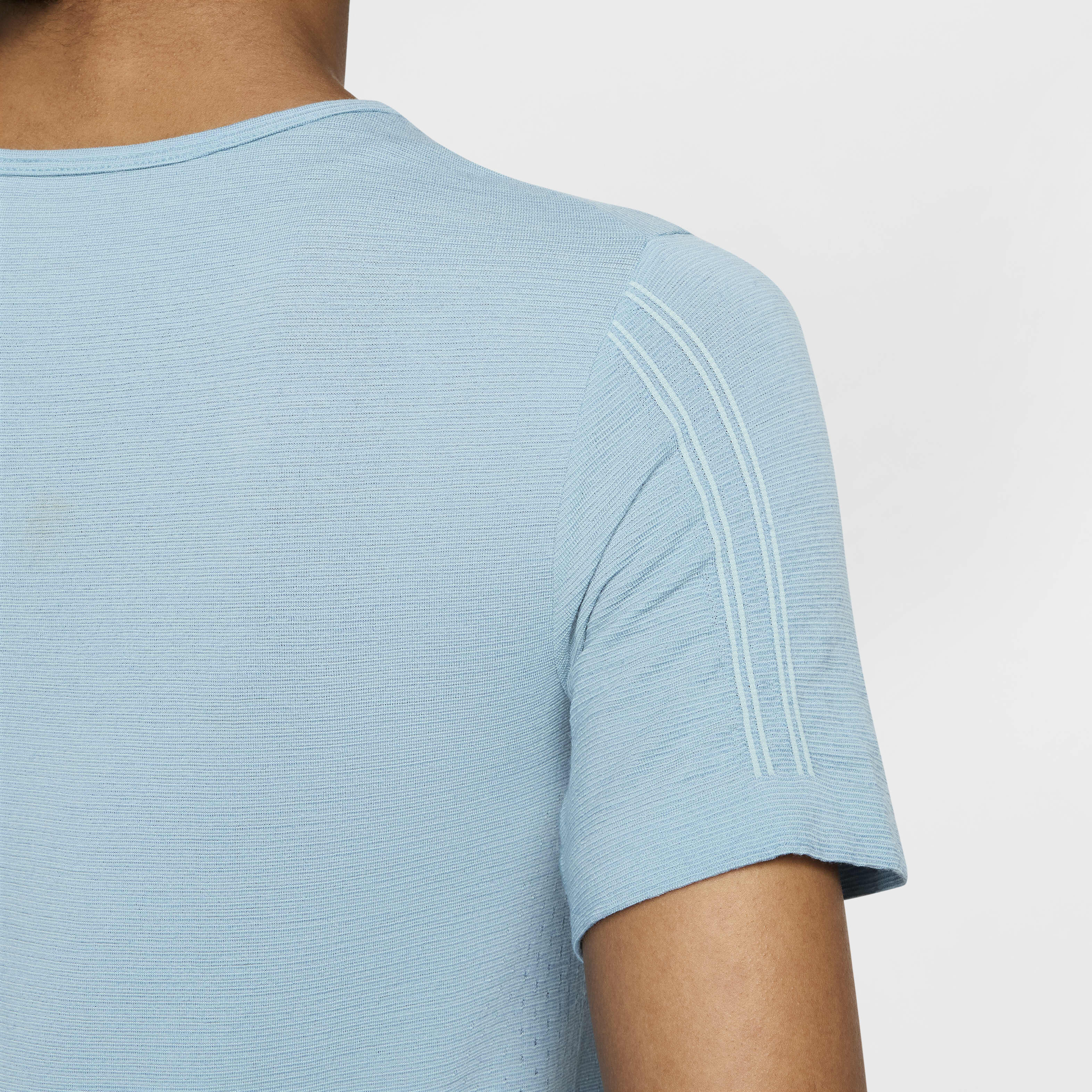 نايكي سويفت وول image number 4