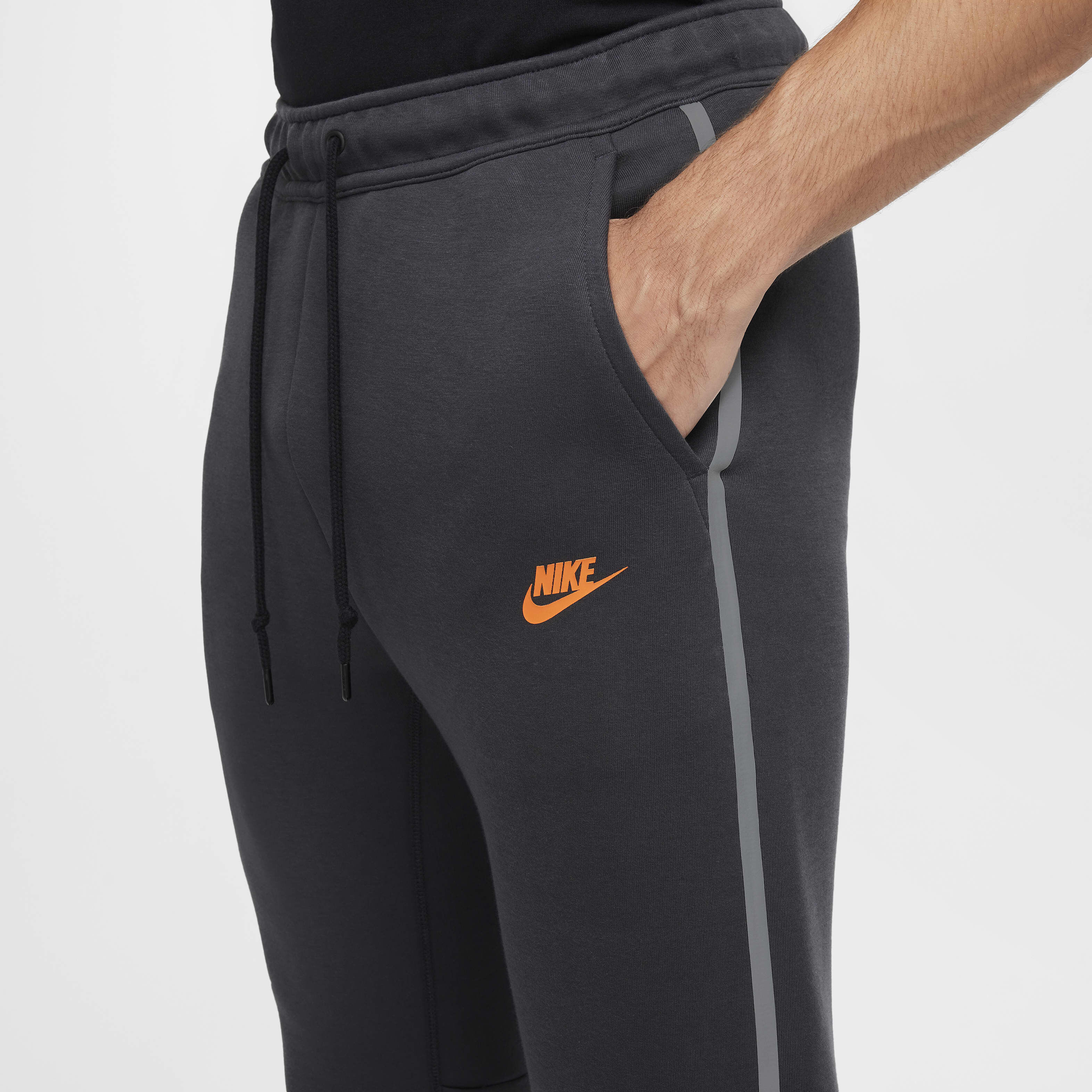 نايكي تك image number 2