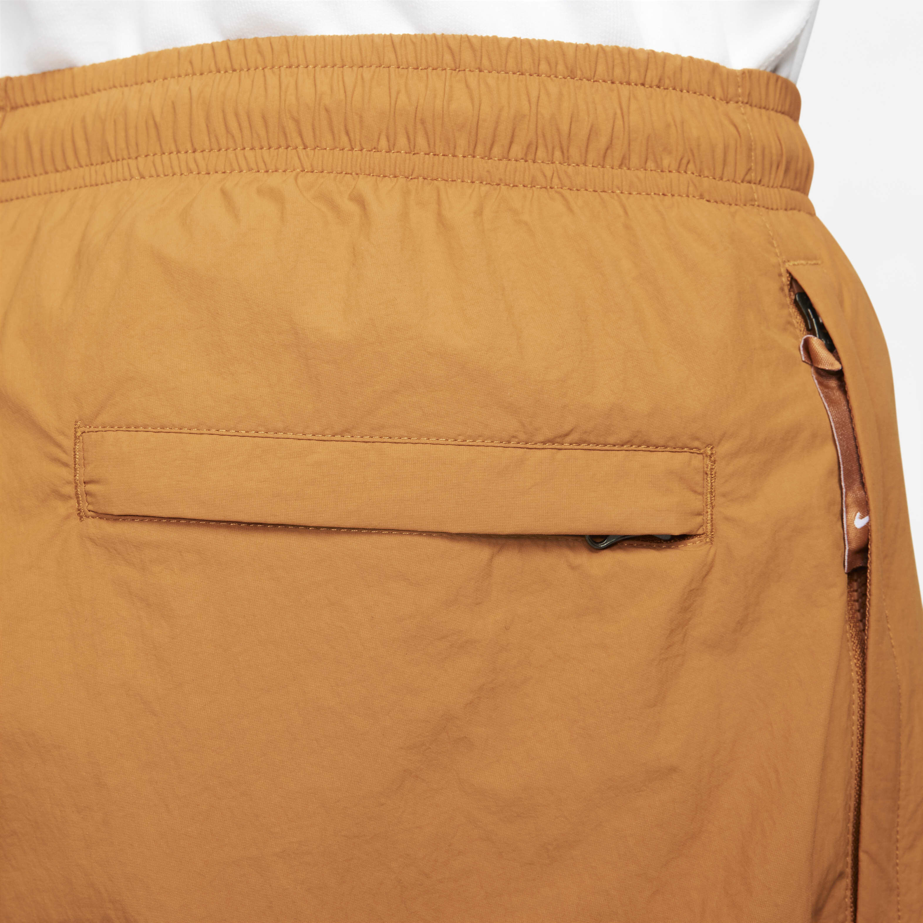 نايكي سبورتسوير سولو سووش image number 4